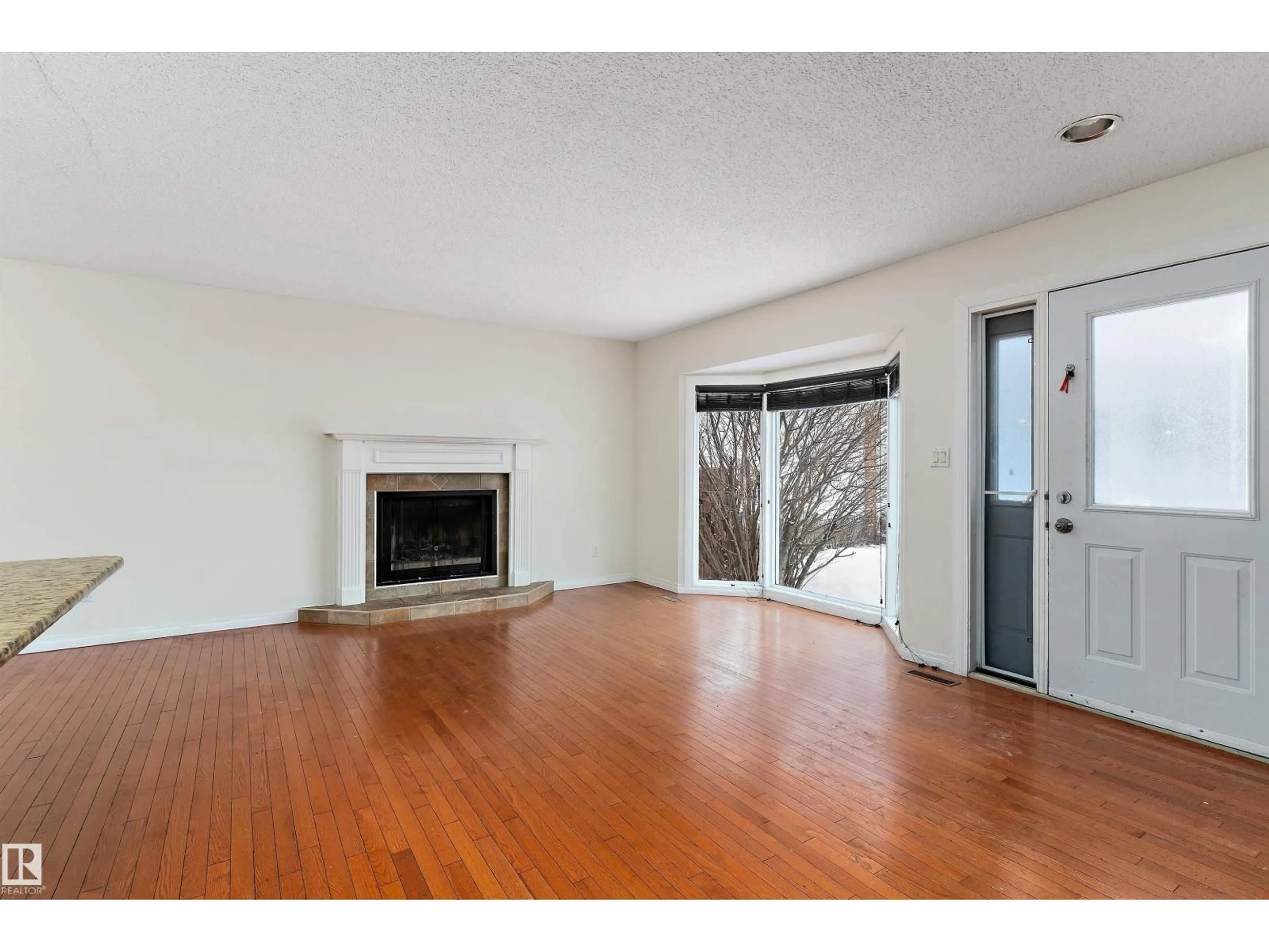 A pic of a room for 115 WALKER RD, Edmonton Alberta T5T4C2