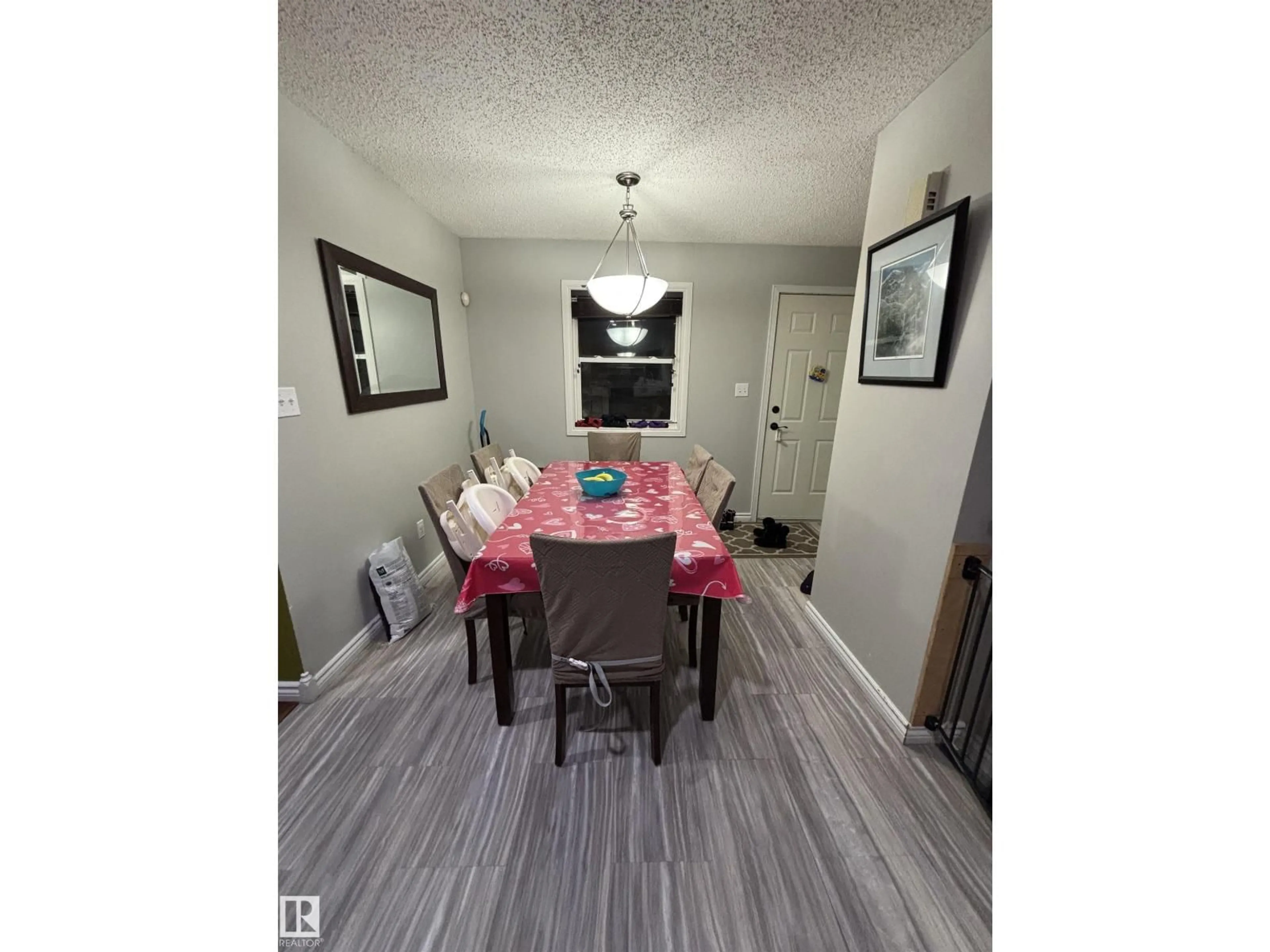 Dining room, unknown for 3520 44 AV NW, Edmonton Alberta T6L6K5