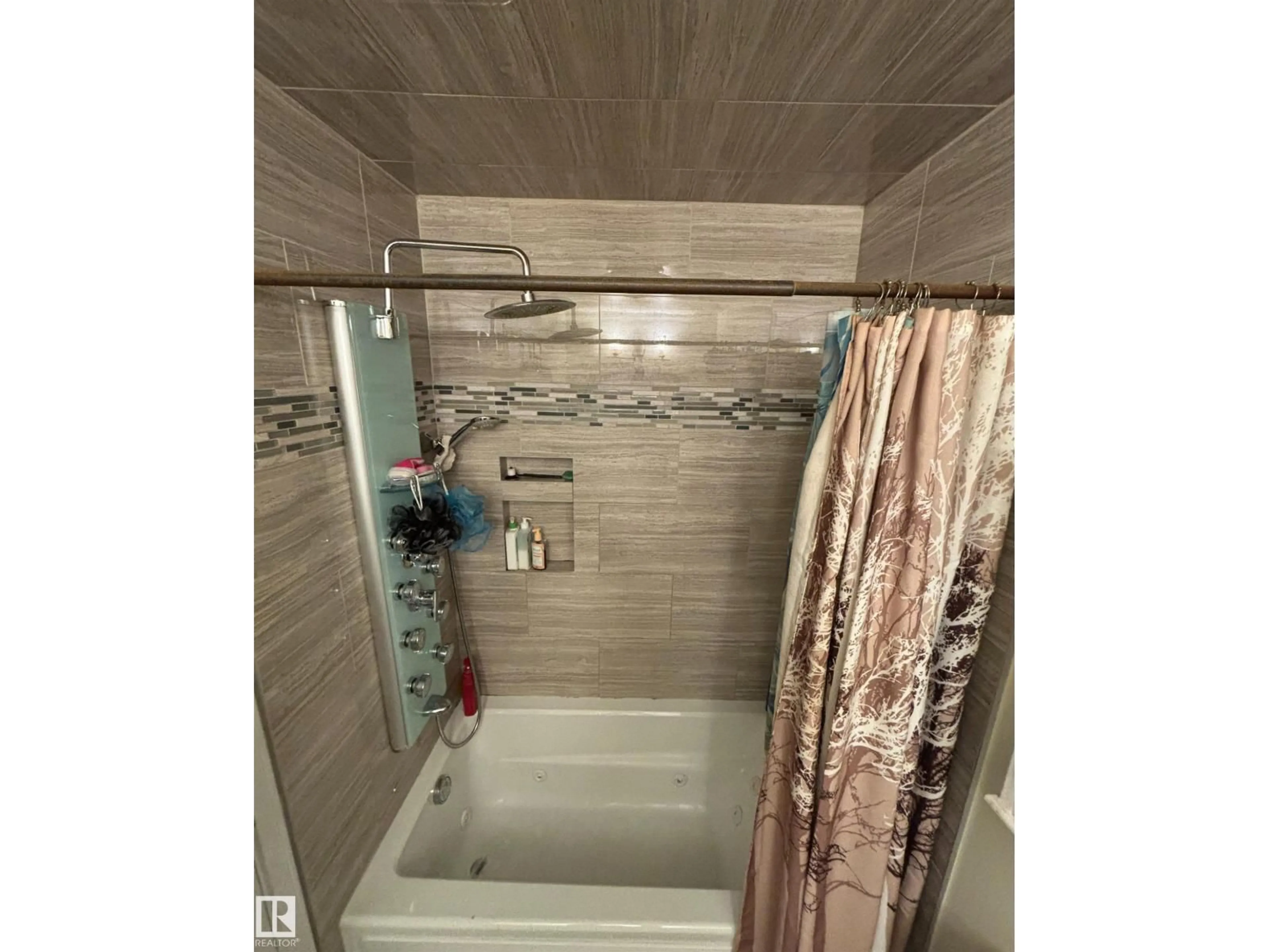 Contemporary bathroom, ceramic/tile floor for 3520 44 AV NW, Edmonton Alberta T6L6K5