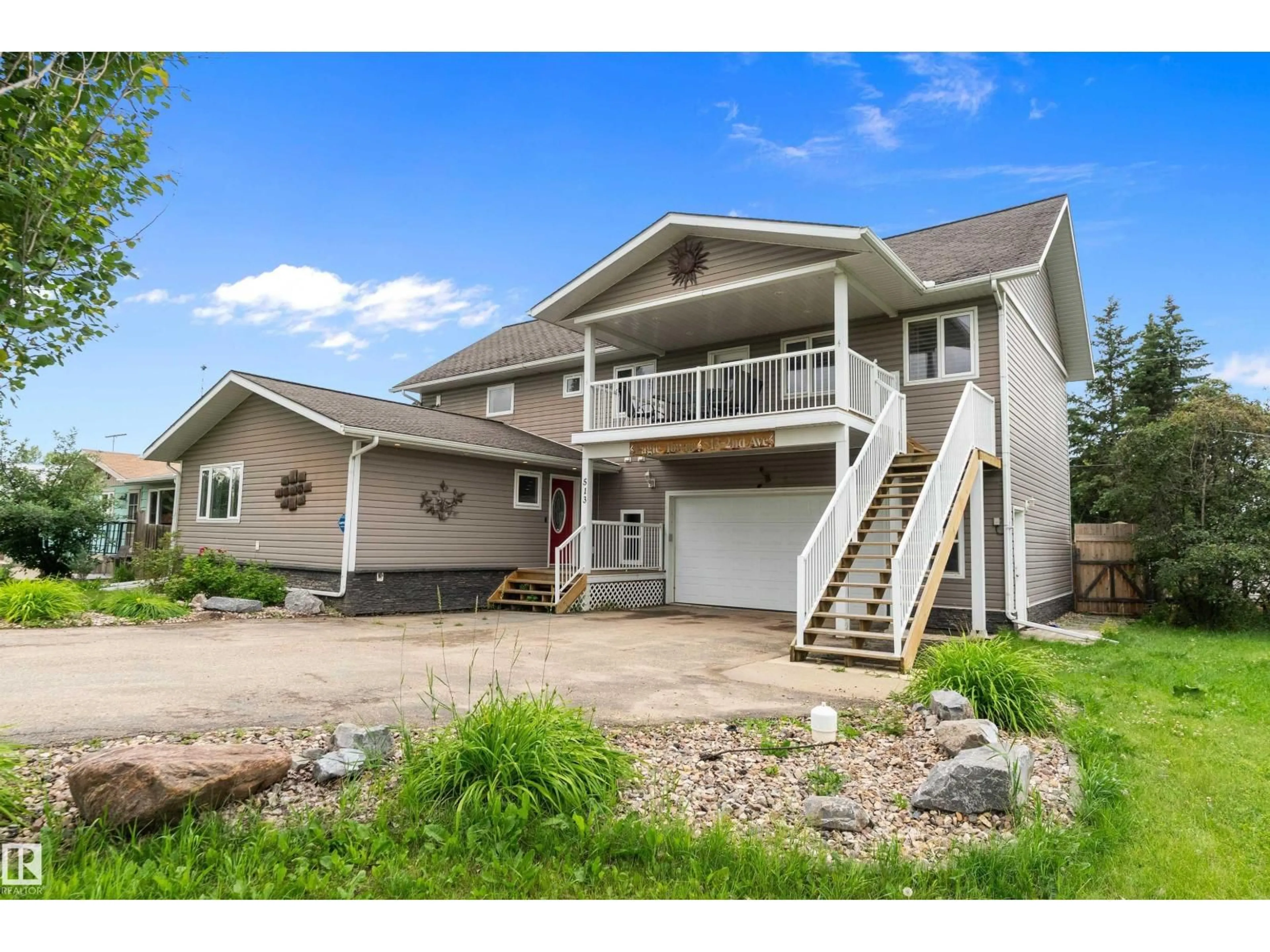 Home with vinyl exterior material, water/lake/river/ocean view for 513 2ND AV, Rural Wetaskiwin County Alberta T0C1X0