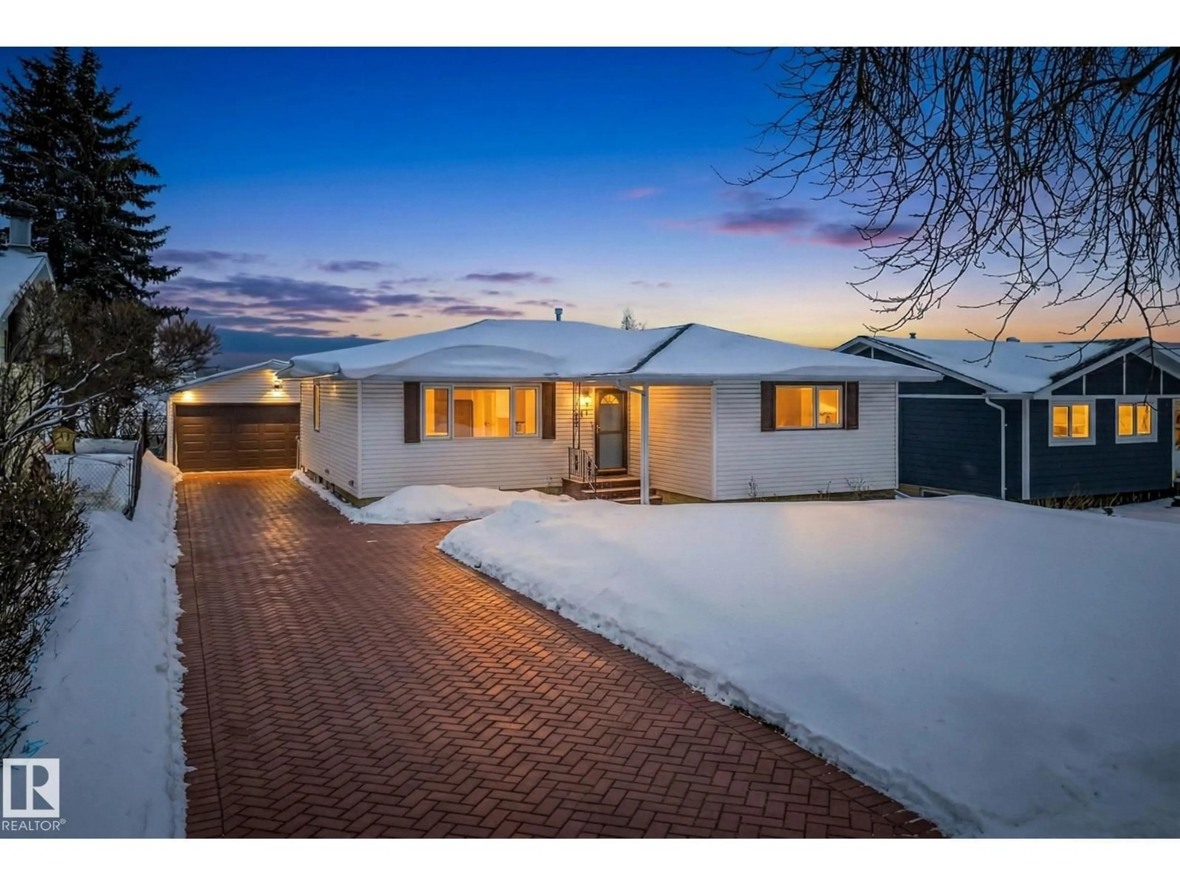 A pic from outside/outdoor area/front of a property/back of a property/a pic from drone, street for 21 MARCHLAND PLACE, St. Albert Alberta T8N1L7