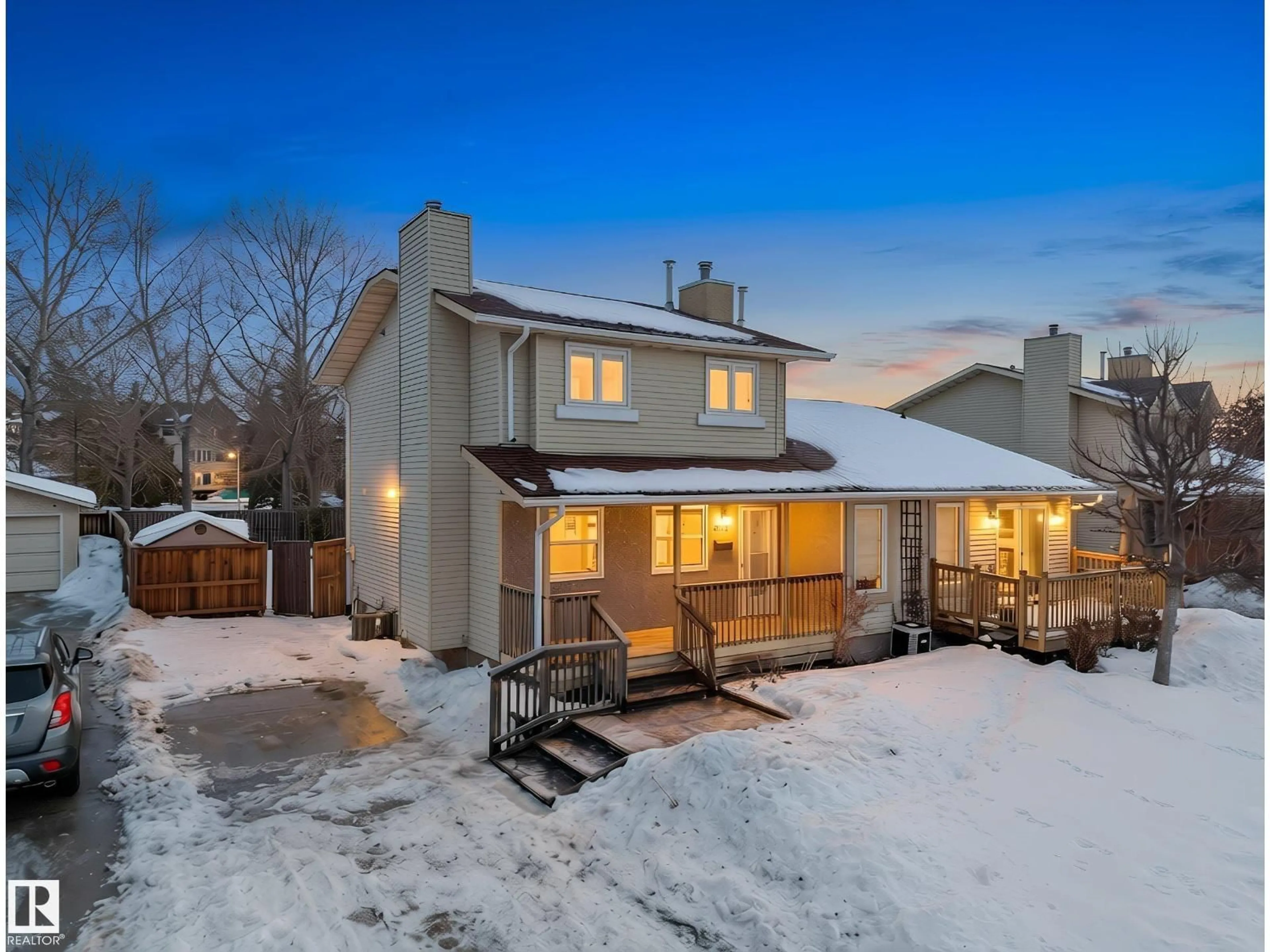 A pic from outside/outdoor area/front of a property/back of a property/a pic from drone, street for NW - 9409 173 ST, Edmonton Alberta T5T3G4