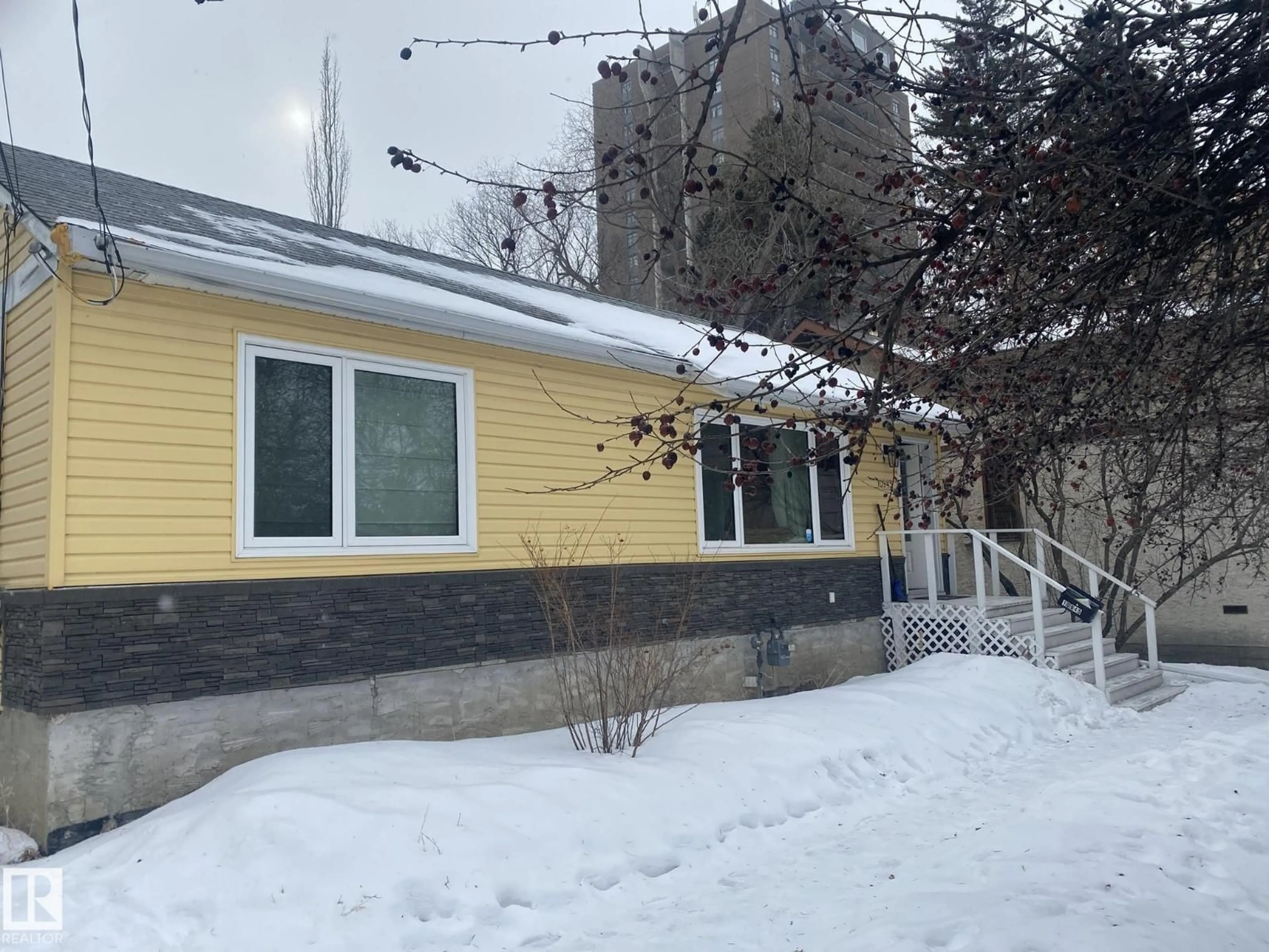 Unknown for 10945 54 AV, Edmonton Alberta T6H0V2