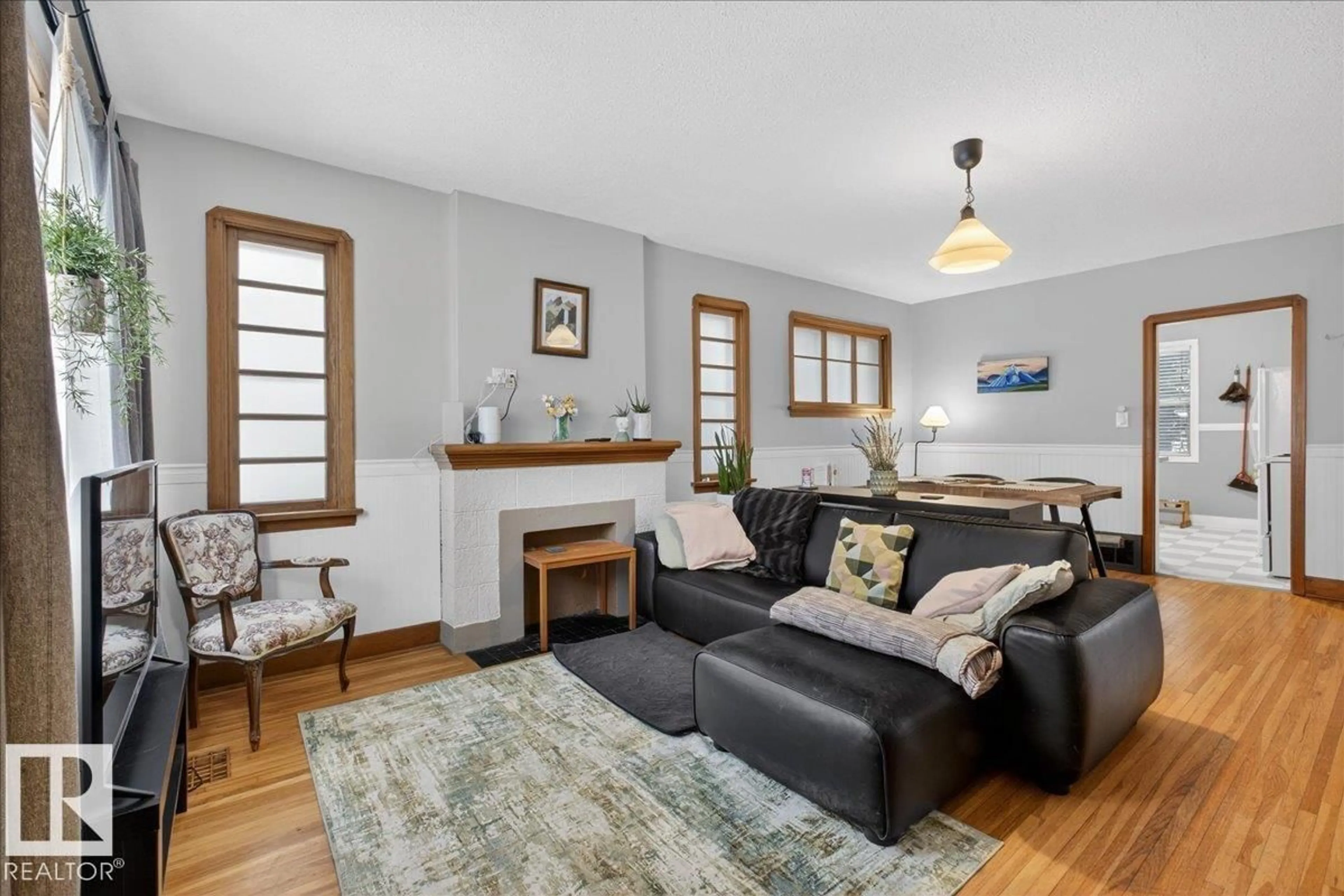 Living room with furniture, unknown for NW - 11234 68 ST, Edmonton Alberta T5B1N5