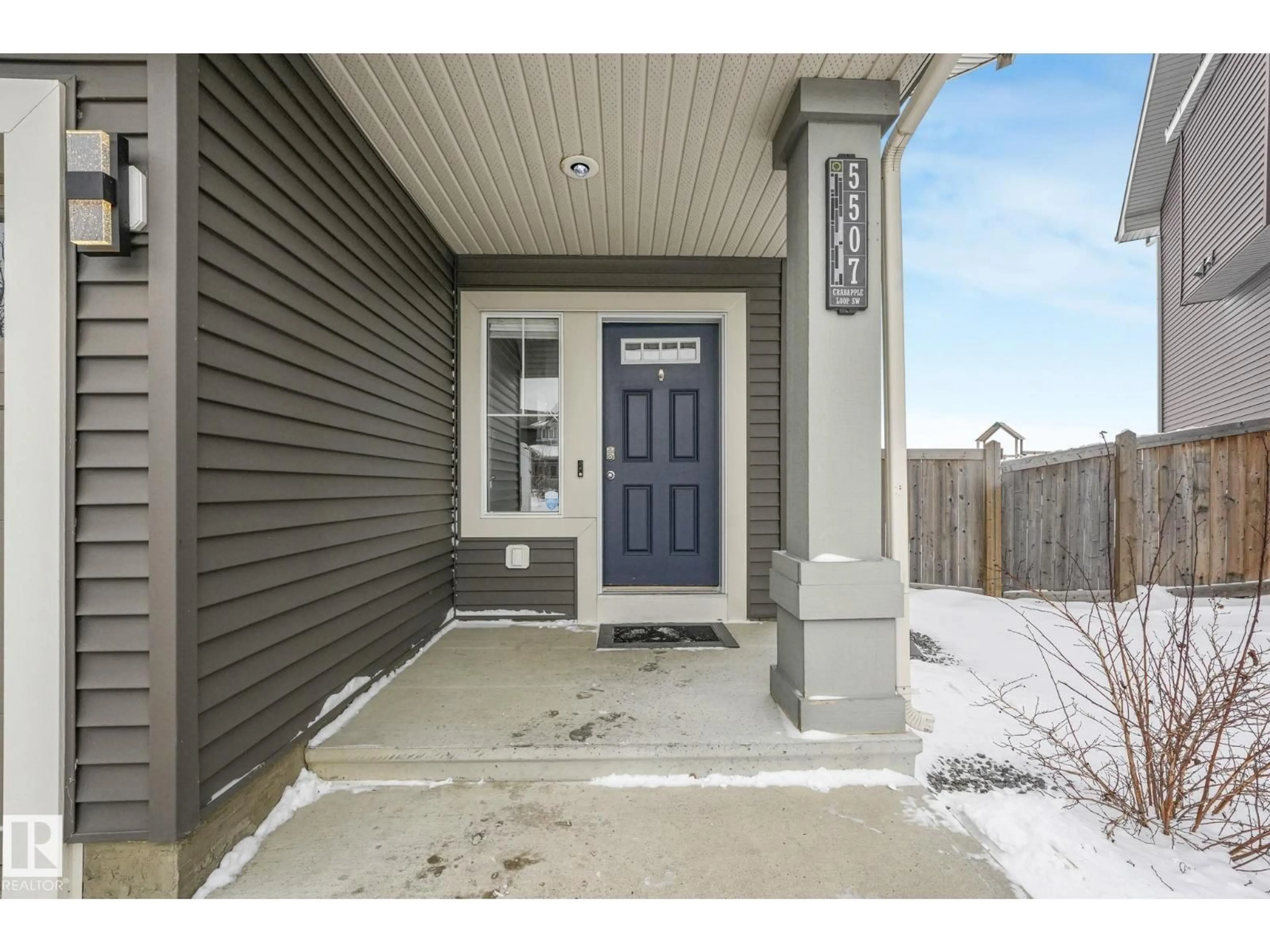 Indoor entryway for 5507 CRABAPPLE LO, Edmonton Alberta T6X1S5