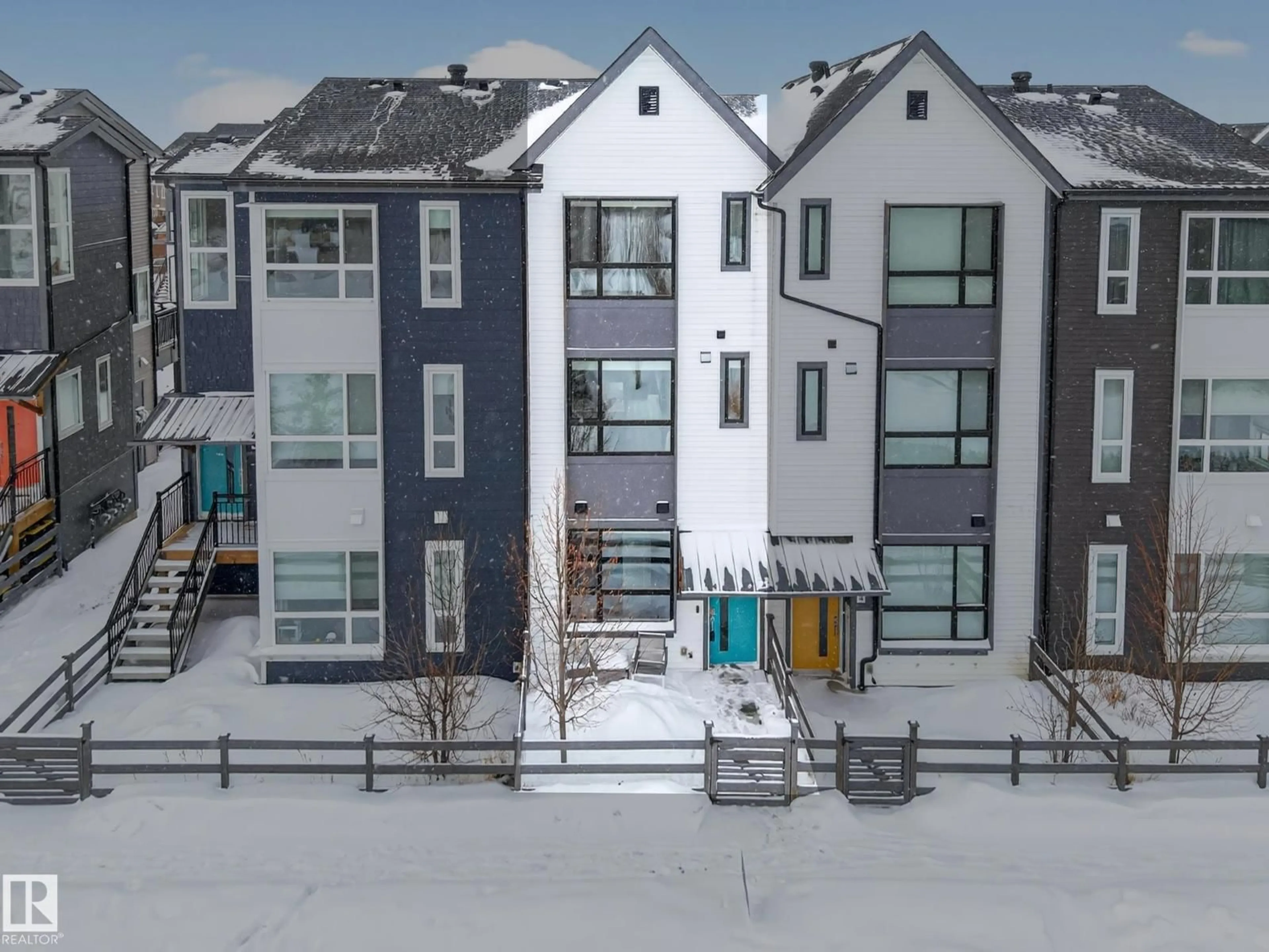 A pic from outside/outdoor area/front of a property/back of a property/a pic from drone, city buildings view from balcony for 53 100 JENSEN LAKES BV, St. Albert Alberta T8N7T9