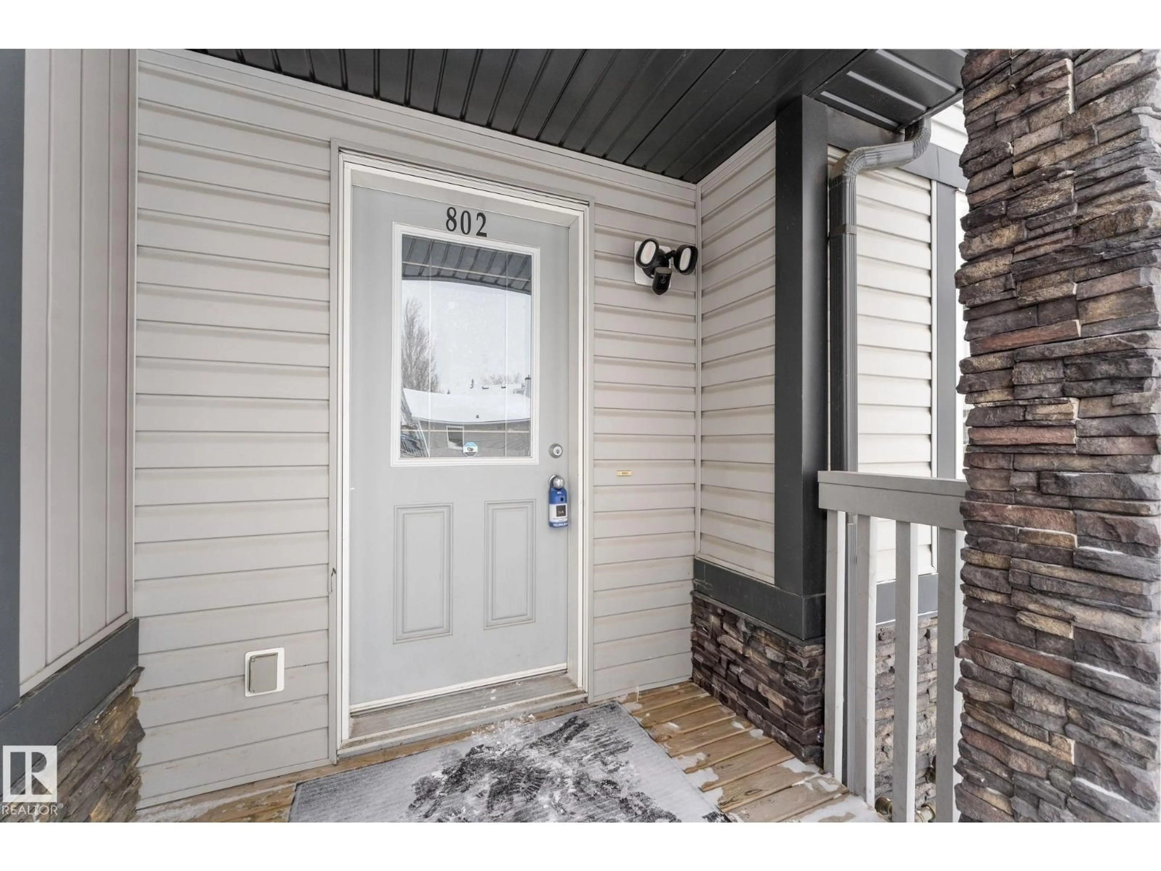 Indoor entryway for 802 MCLEOD AV, Spruce Grove Alberta T7X0M7