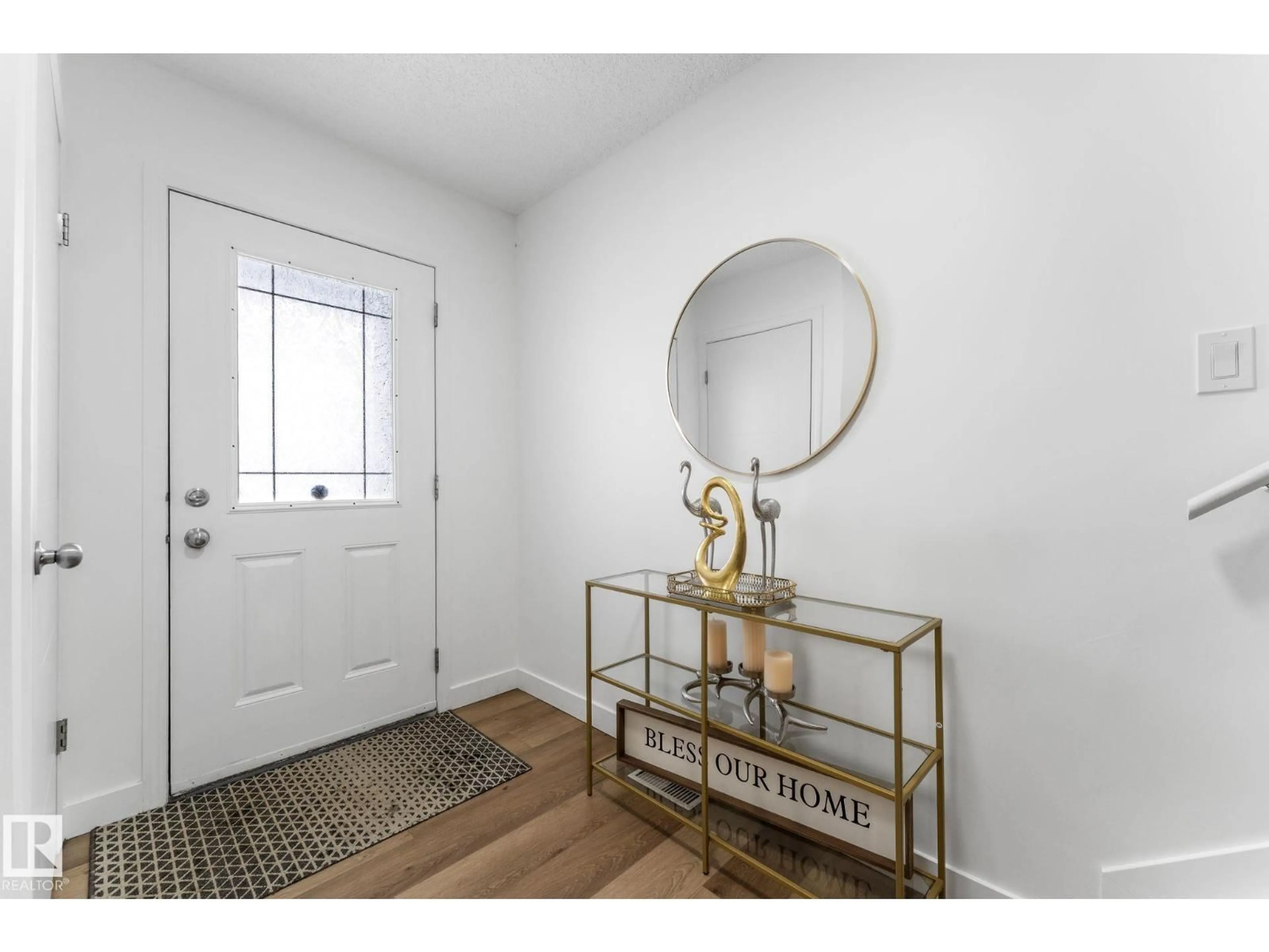 Indoor entryway for 802 MCLEOD AV, Spruce Grove Alberta T7X0M7