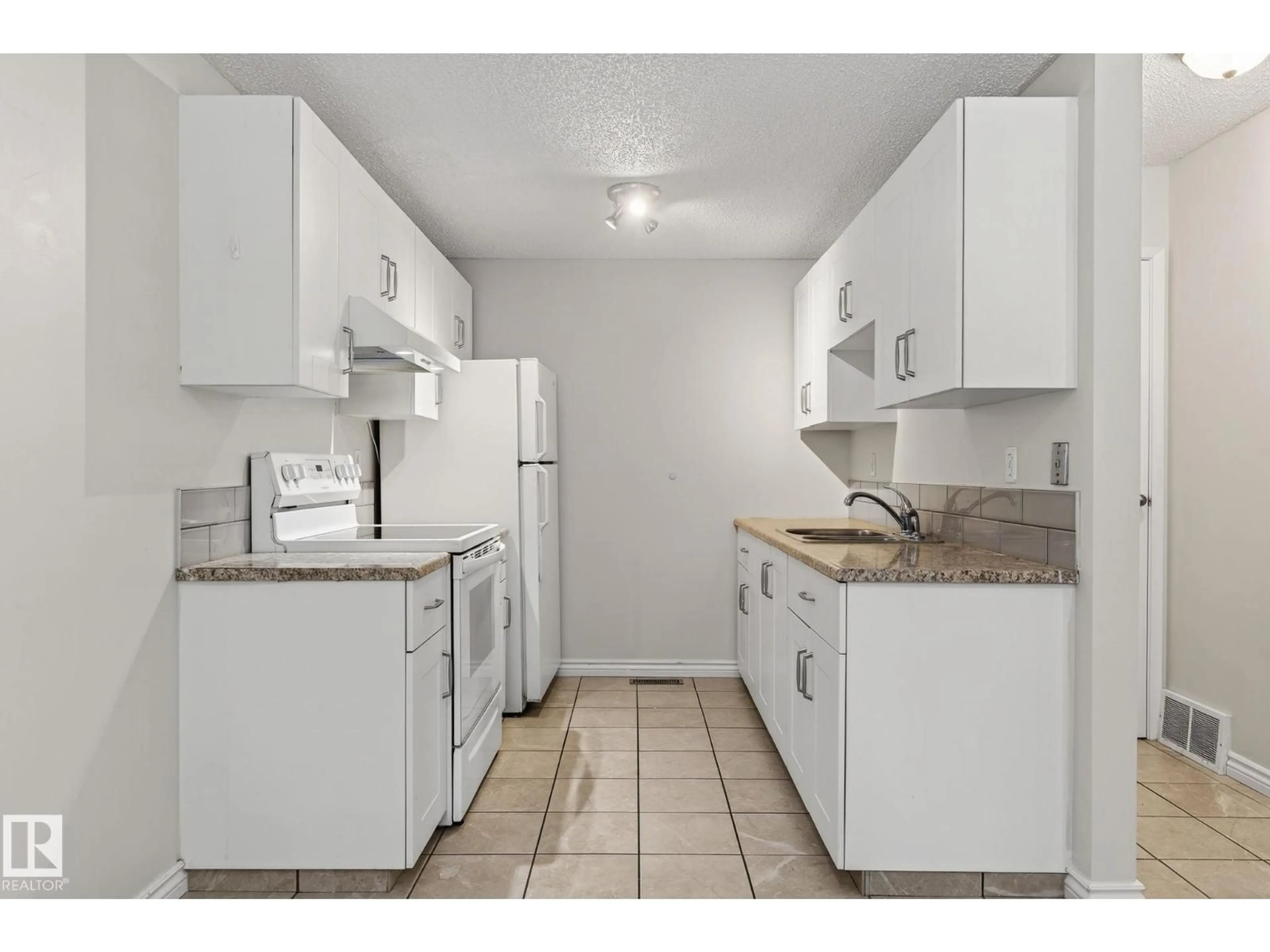 Standard kitchen, unknown for 14423 54 ST, Edmonton Alberta T5A3N3