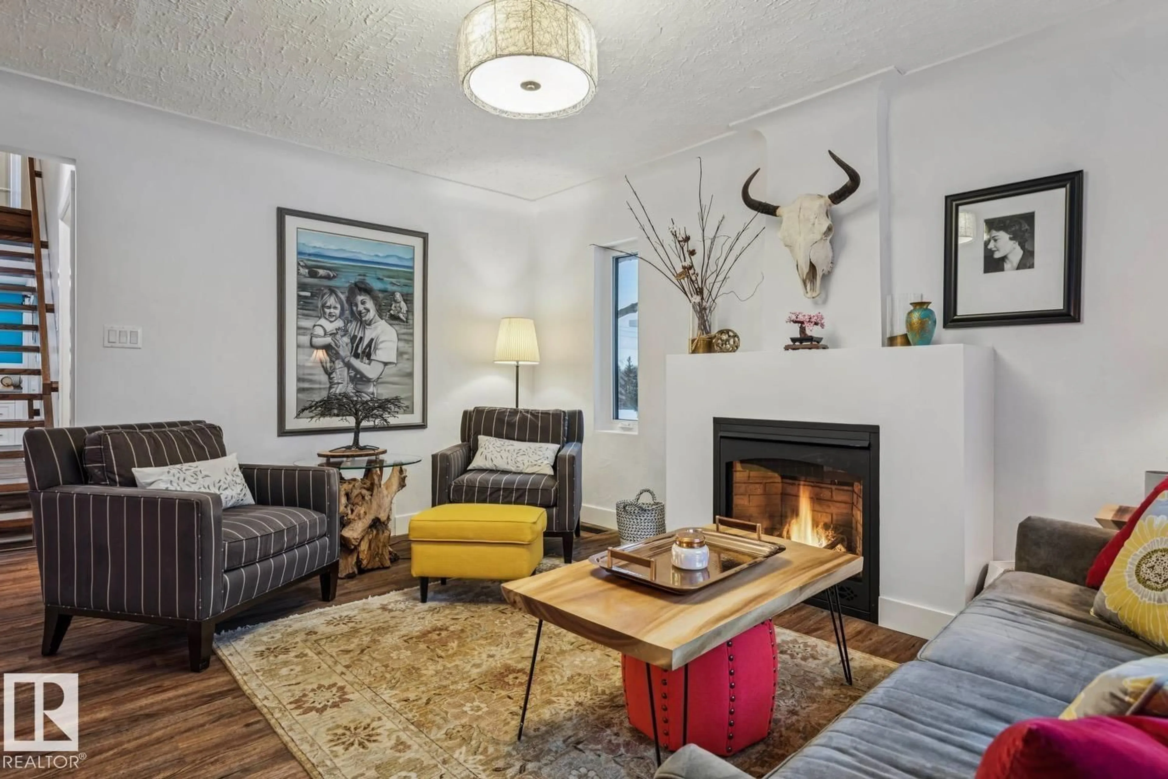 Living room with furniture, unknown for NW - 9602 83 AV, Edmonton Alberta T6C1C2