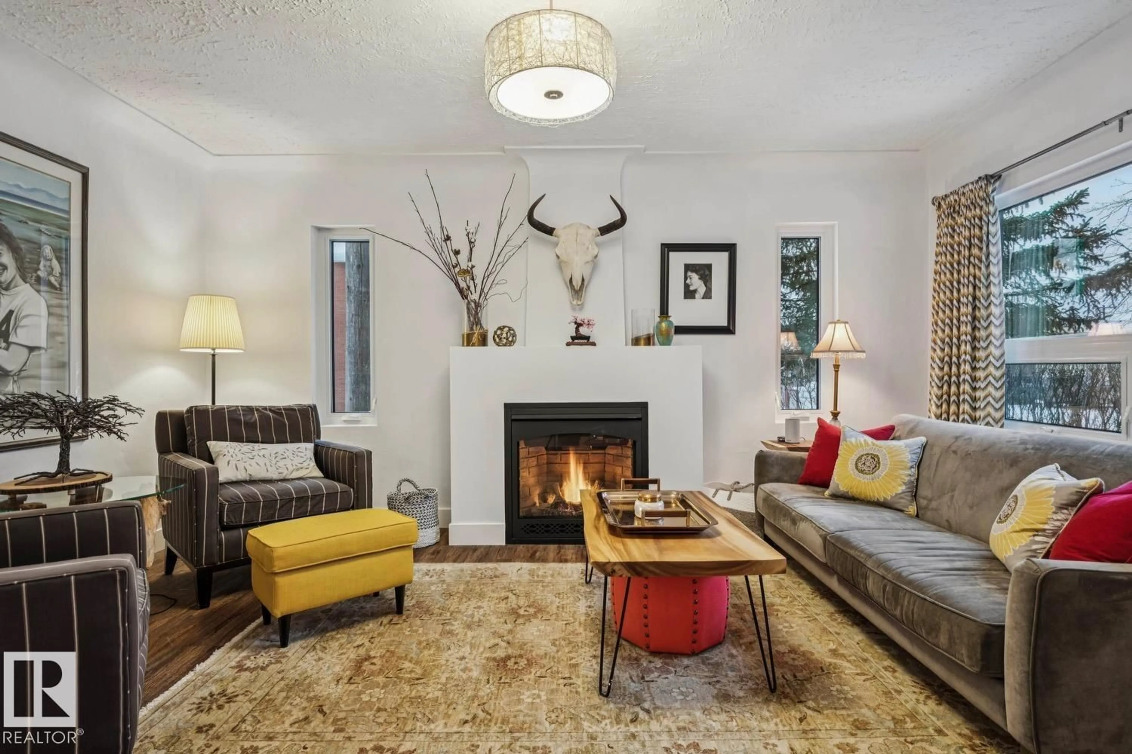 Living room with furniture, unknown for NW - 9602 83 AV, Edmonton Alberta T6C1C2