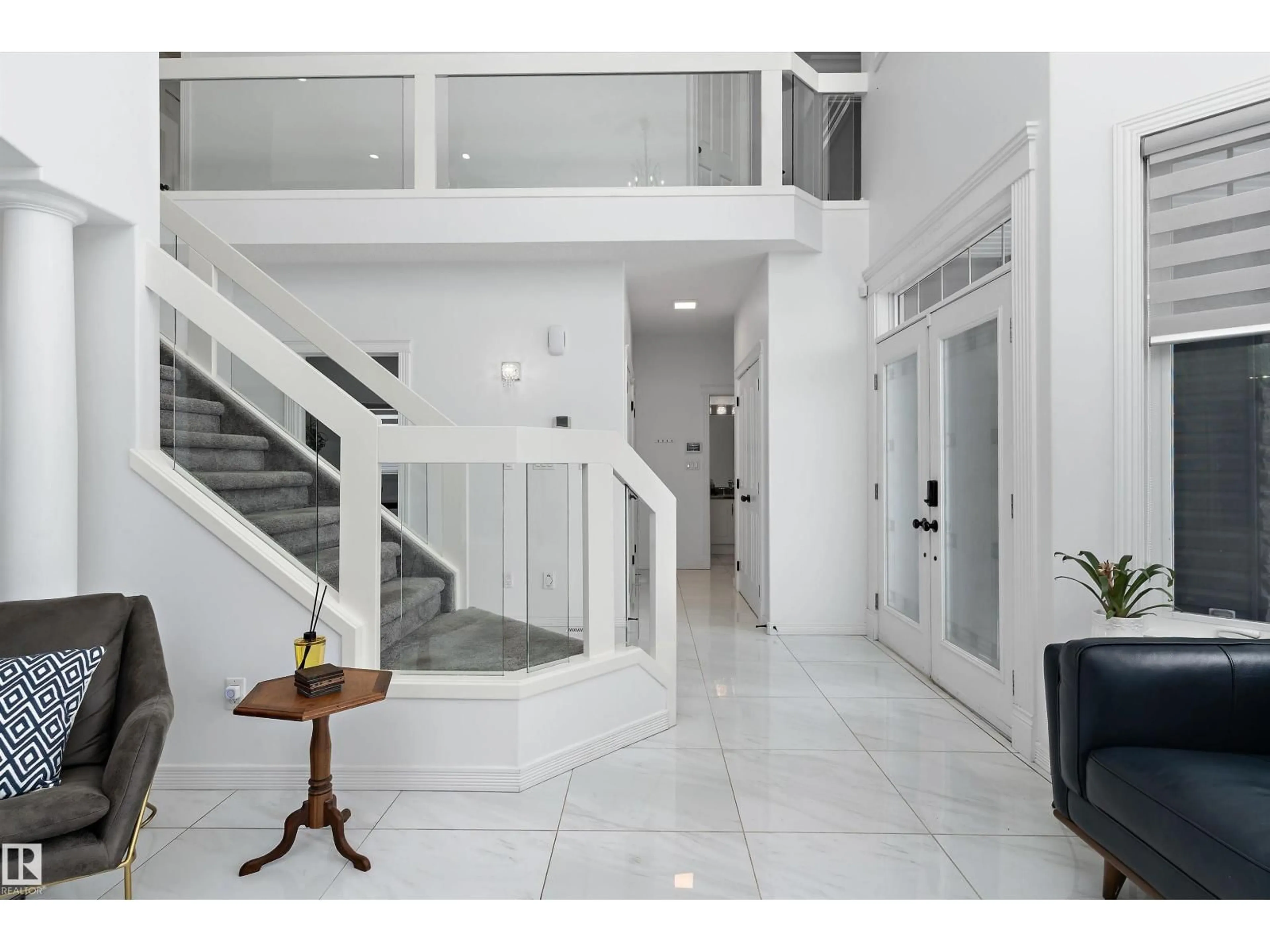 Indoor foyer for 1242 STARLING DR, Edmonton Alberta T5S0K4