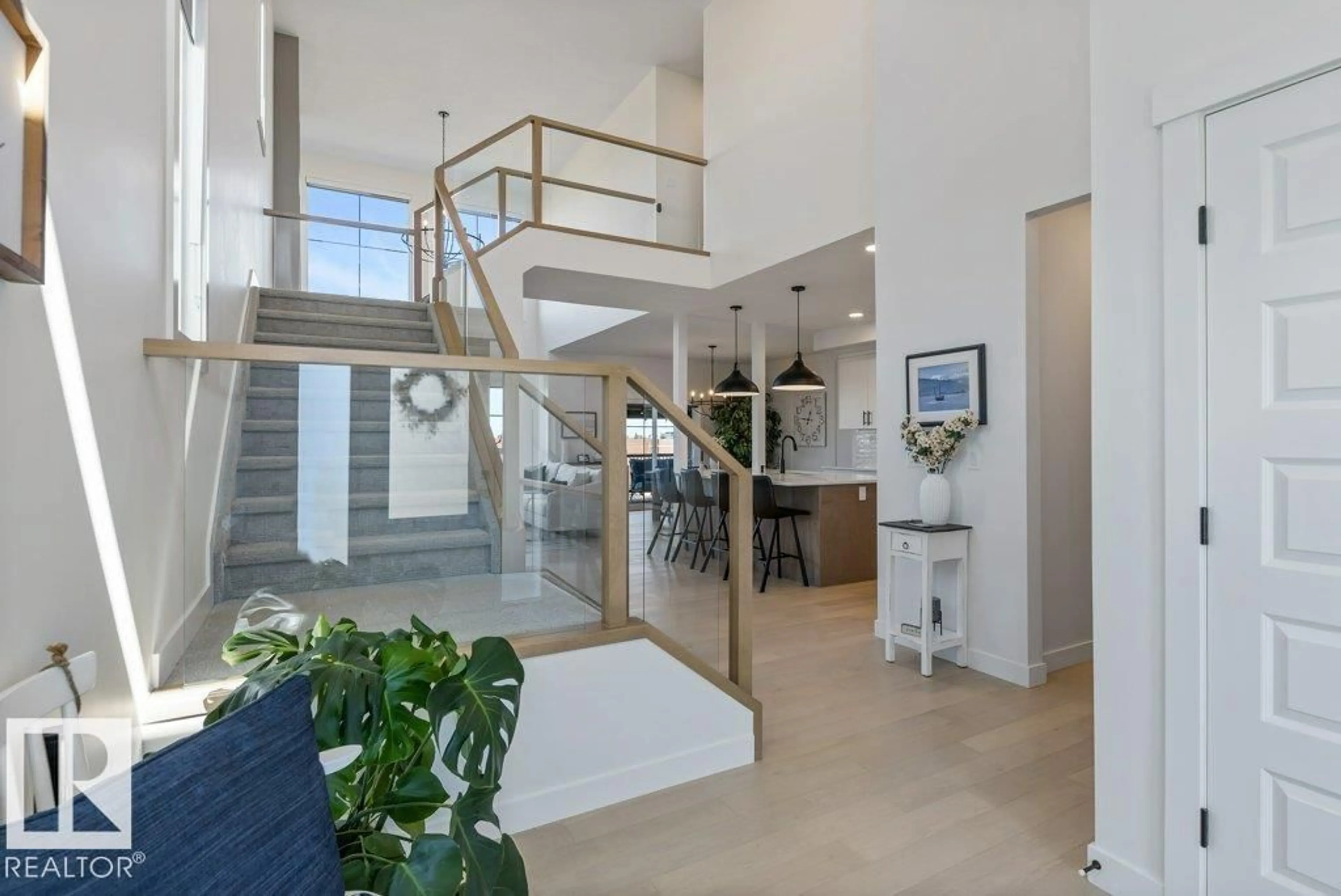 Indoor foyer for 65 JUBILATION DR, St. Albert Alberta T8N7W7