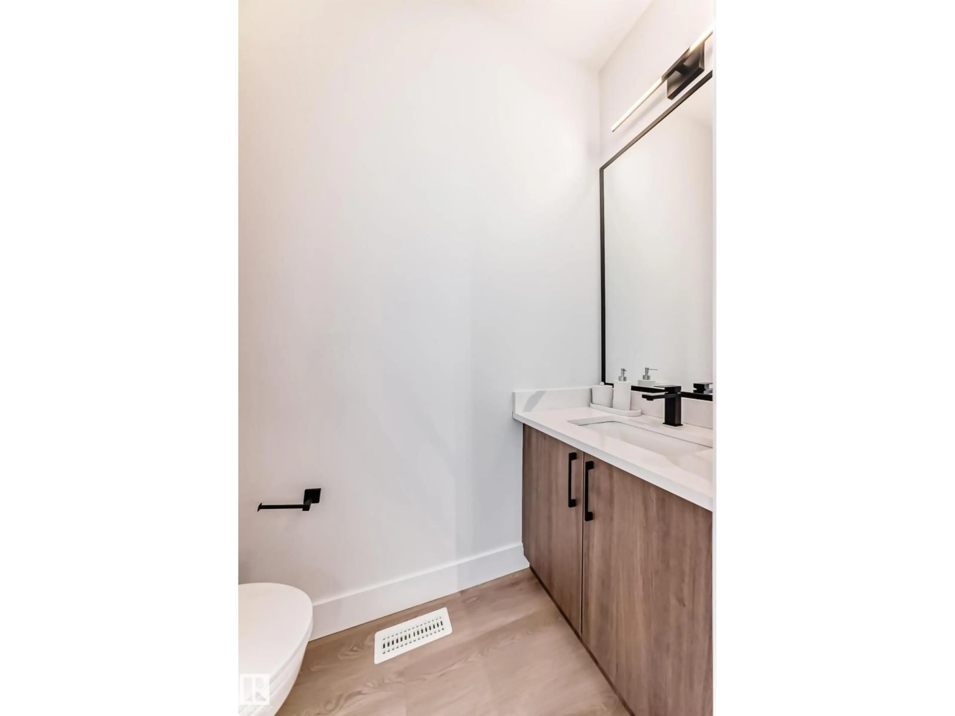 Standard bathroom, unknown for 81 ELLIOT WD, Fort Saskatchewan Alberta T8L1R8