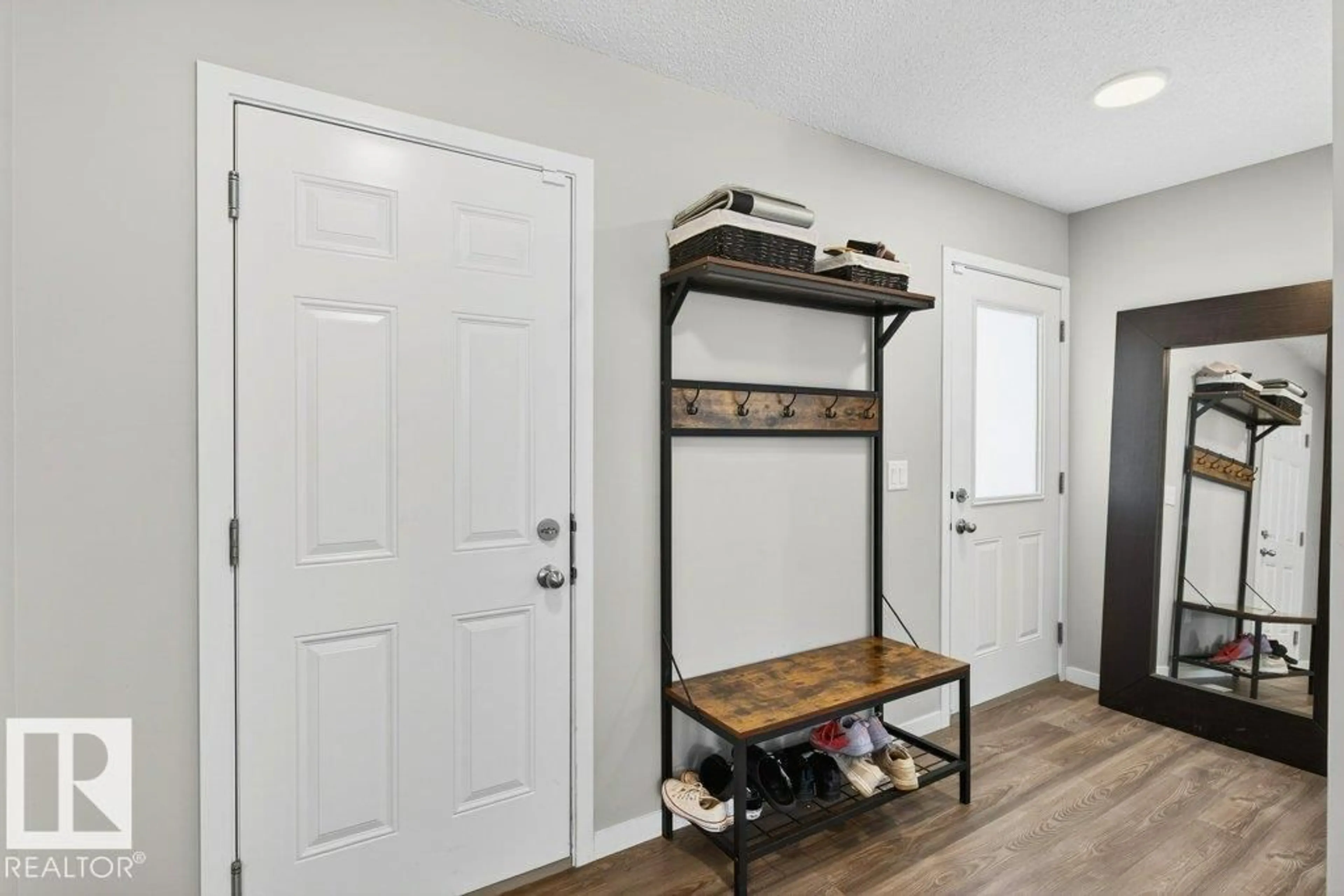 Indoor entryway for 2037 WESTERRA LO, Stony Plain Alberta T7Z0H8