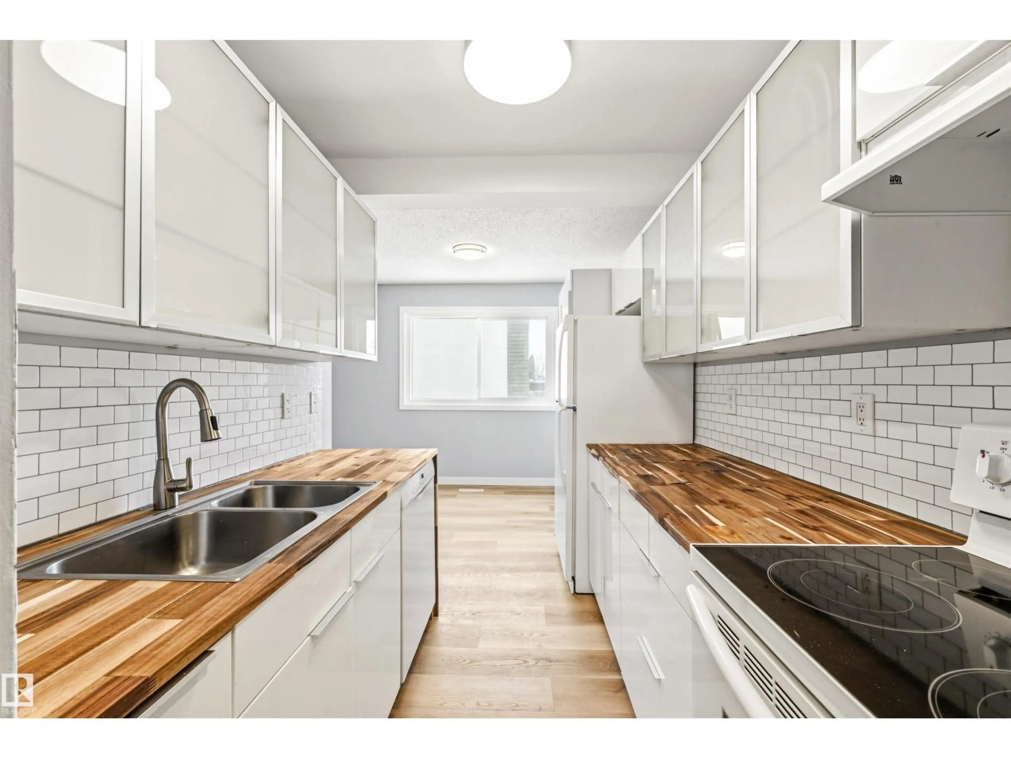 Standard kitchen, unknown for 655 ABBOTTSFIELD RD, Edmonton Alberta T5W4R4