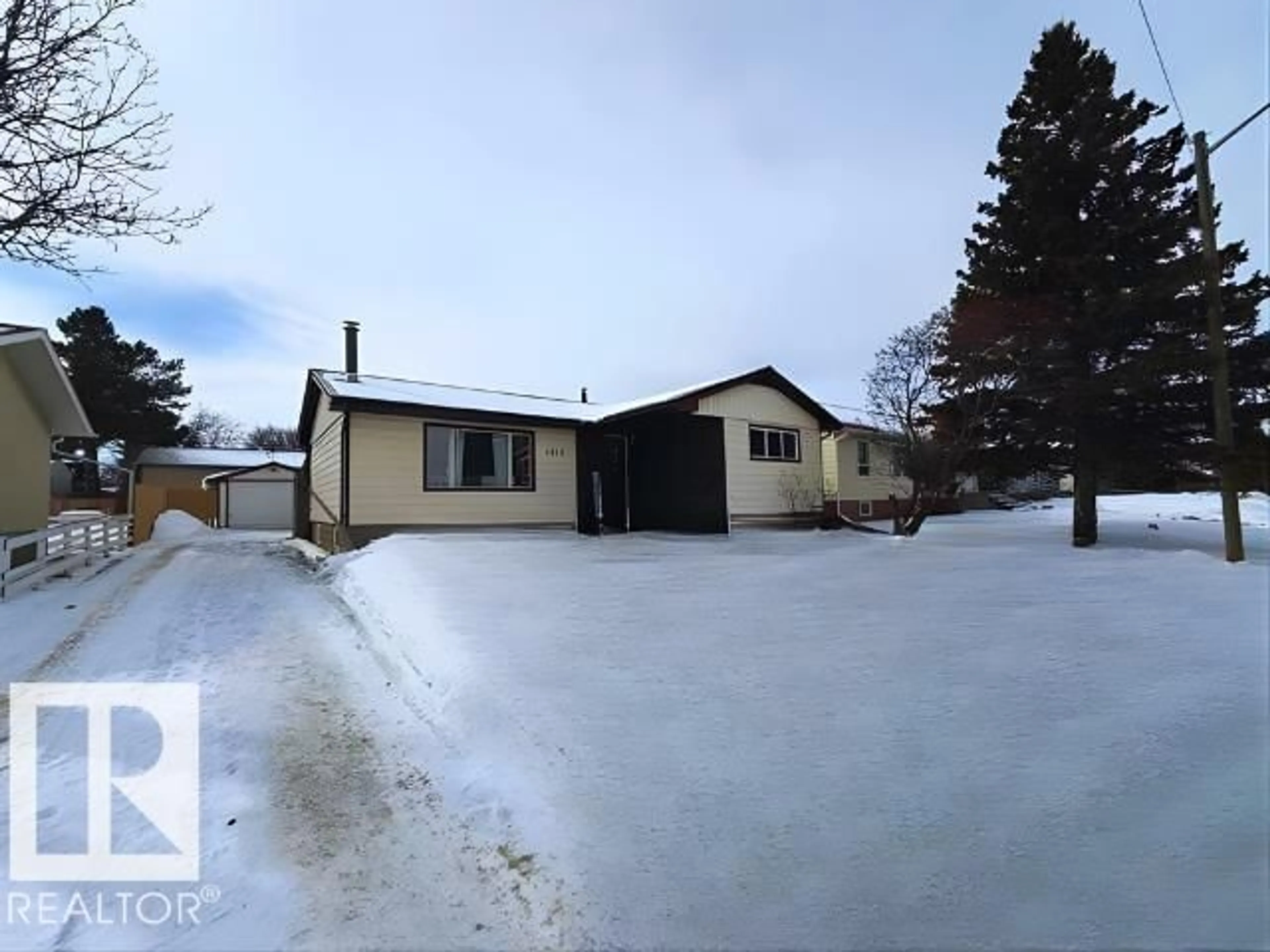 A pic from outside/outdoor area/front of a property/back of a property/a pic from drone, street for 4825 55 AV, Drayton Valley Alberta T7A1B6