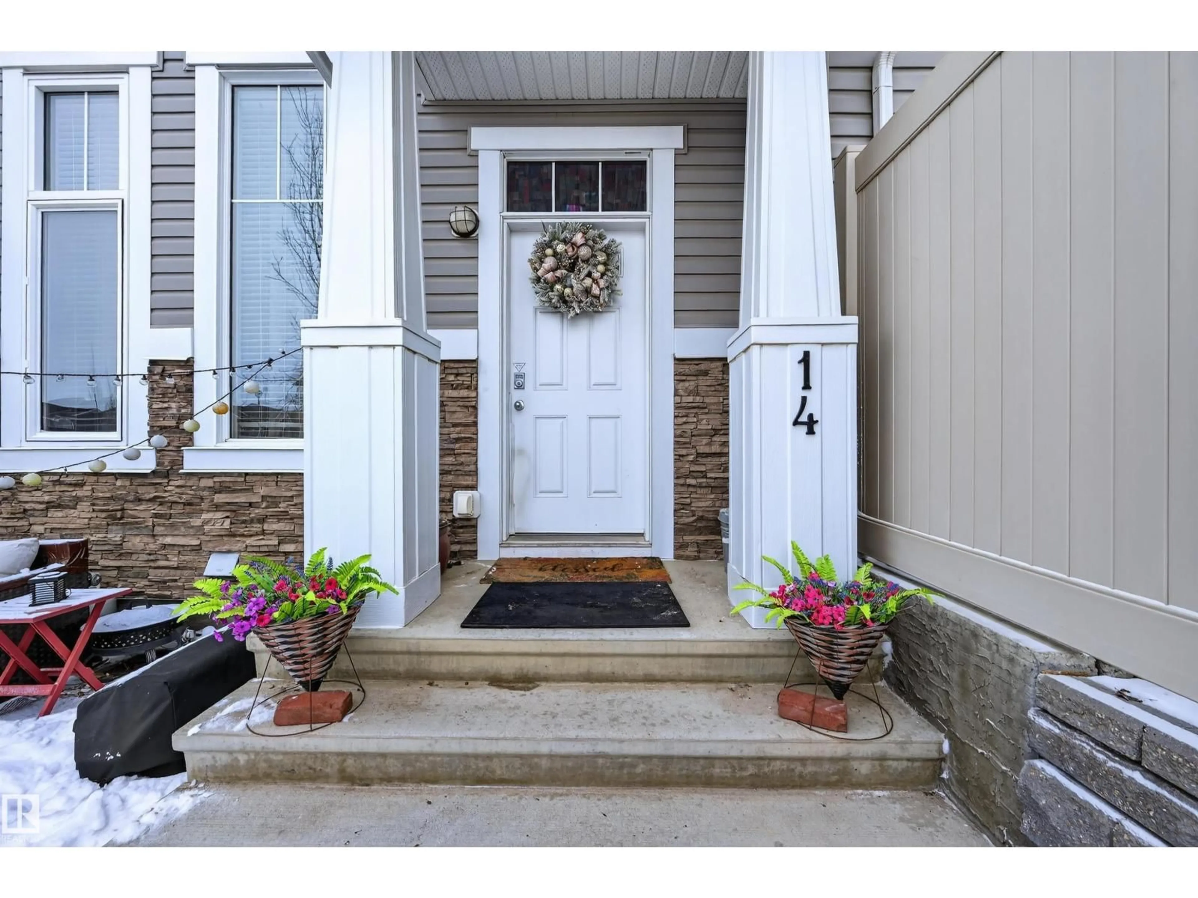 Indoor entryway for 14 - 1140 CHAPPELLE BV, Edmonton Alberta T6W2Z3
