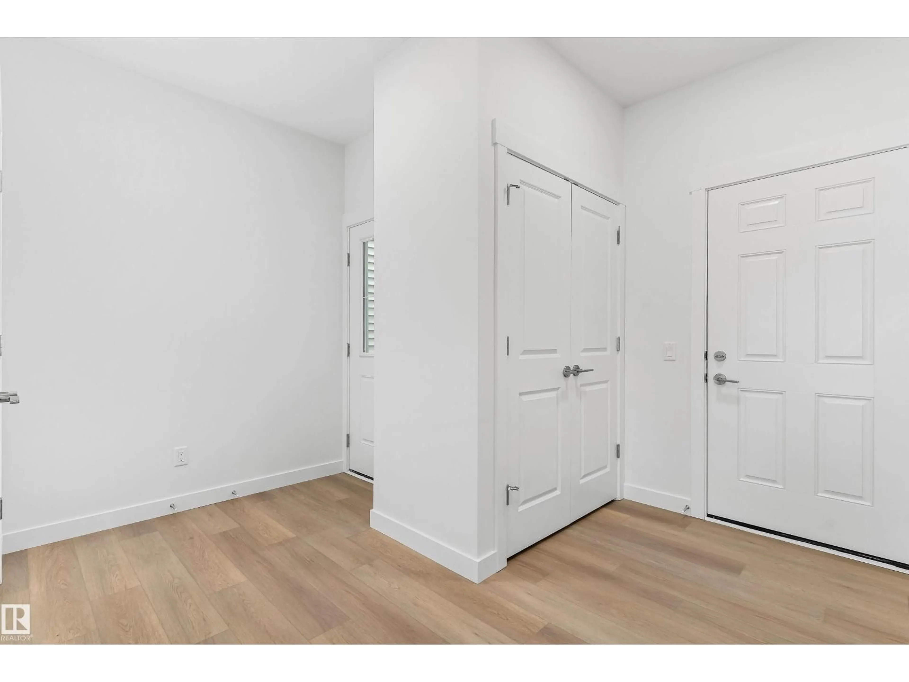 Unknown for SW - 2244 4 AV, Edmonton Alberta T6X3L4