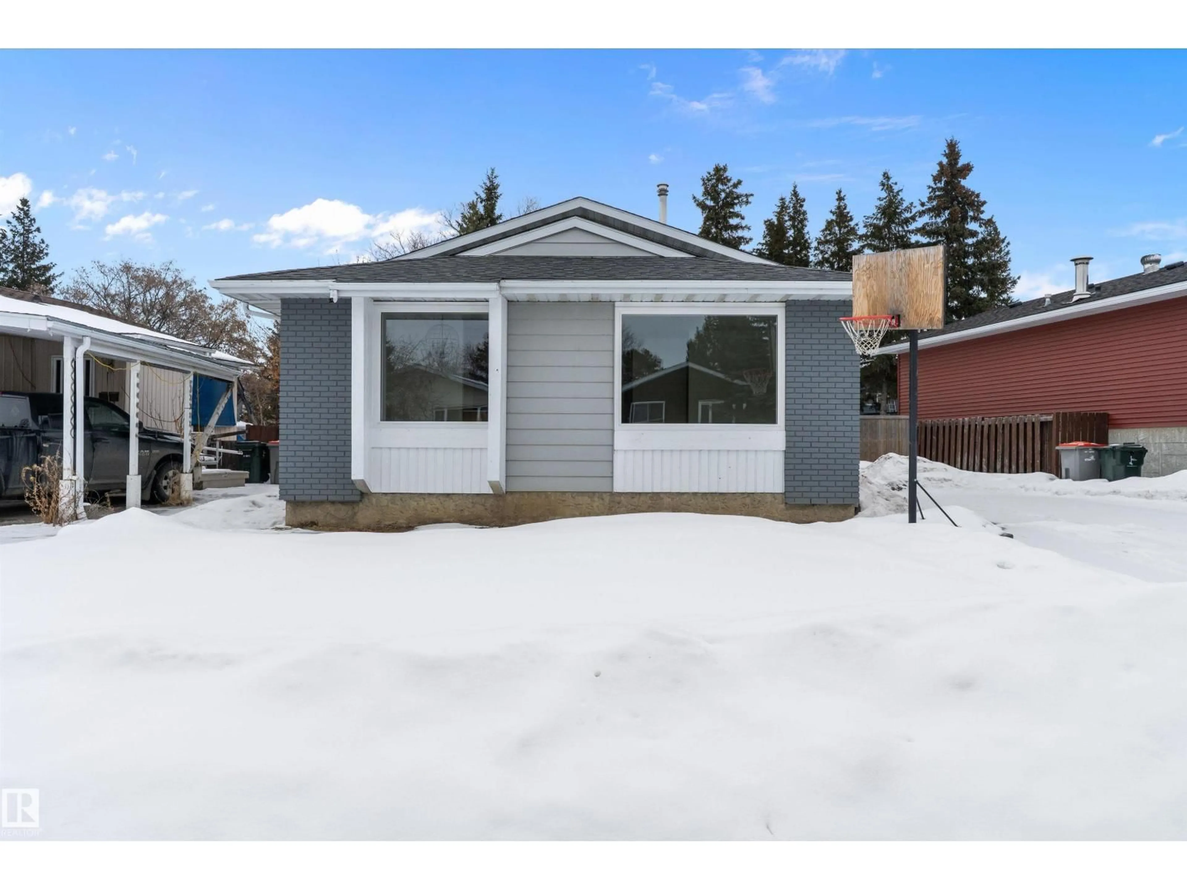 Home with vinyl exterior material, street for 14 GLORY HILLS DR, Stony Plain Alberta T7Z1H5