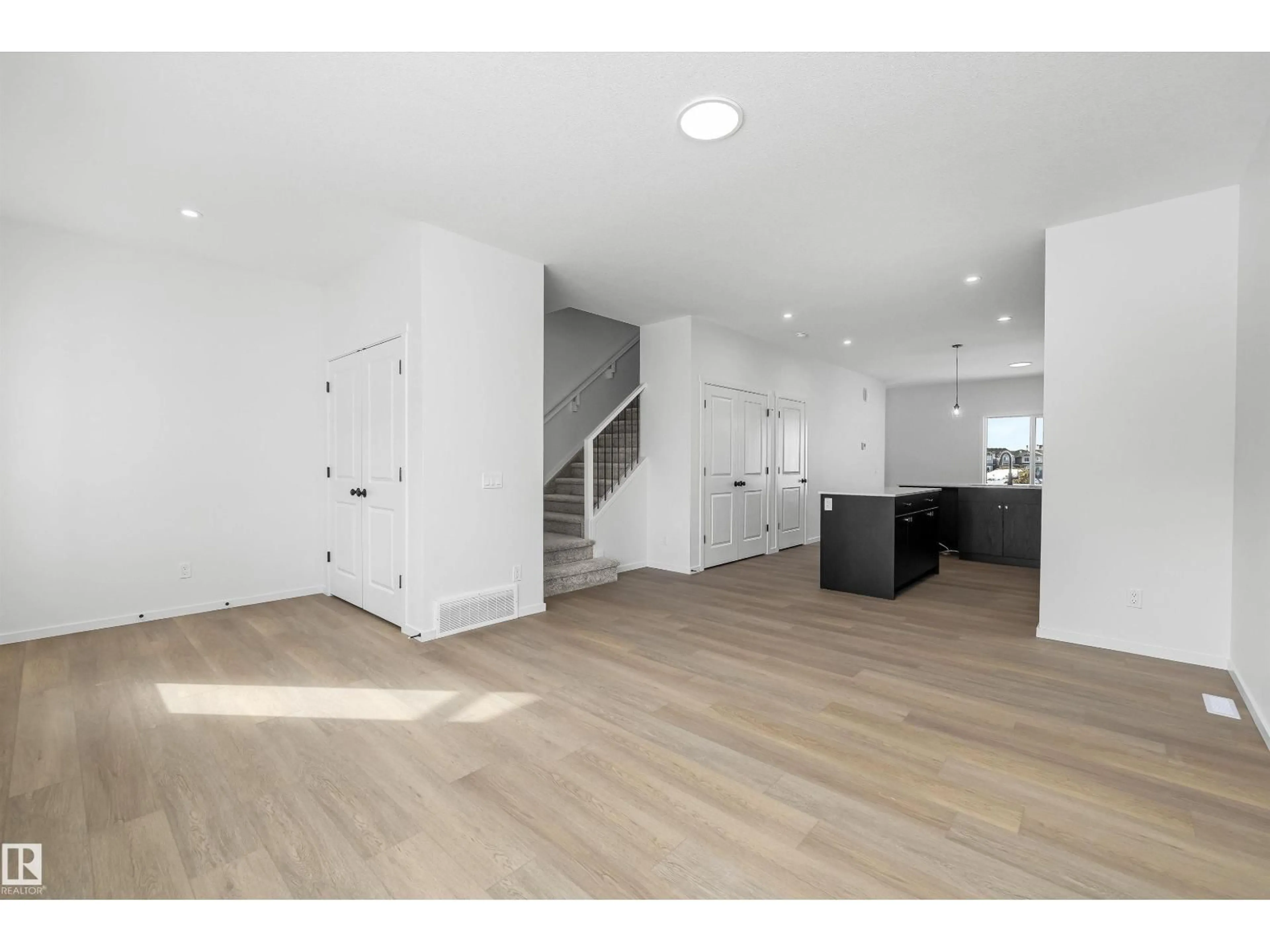 Unknown for 276 CHAPPELLE DR, Edmonton Alberta T6W5R4