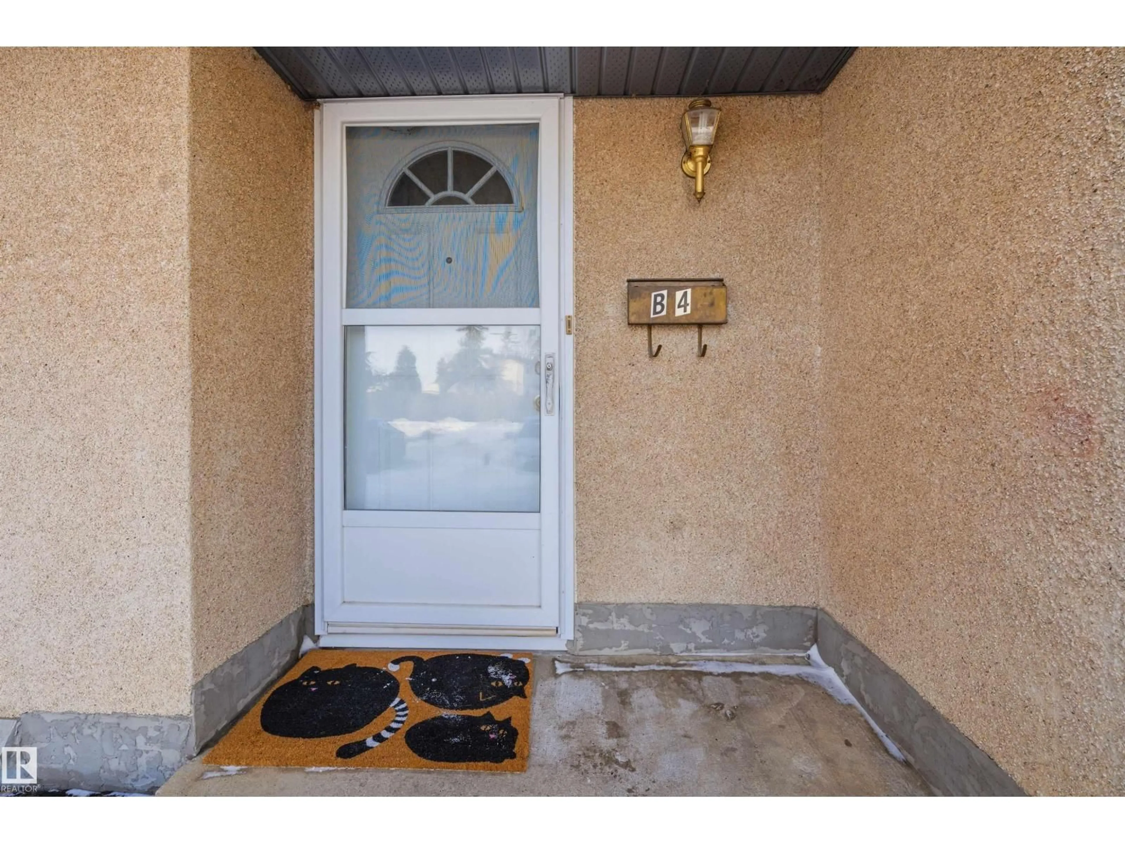 Indoor entryway for B4 - 1 GARDEN GROVE GV, Edmonton Alberta T6J2L3