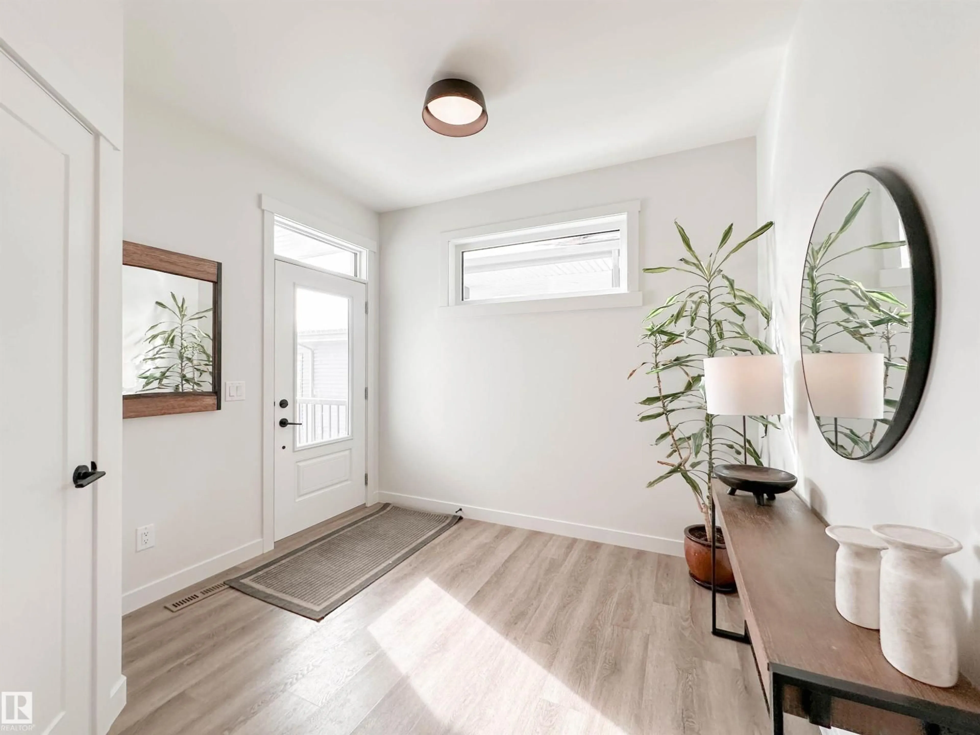 Indoor entryway for 97 JOYAL WY, St. Albert Alberta T8N7V5