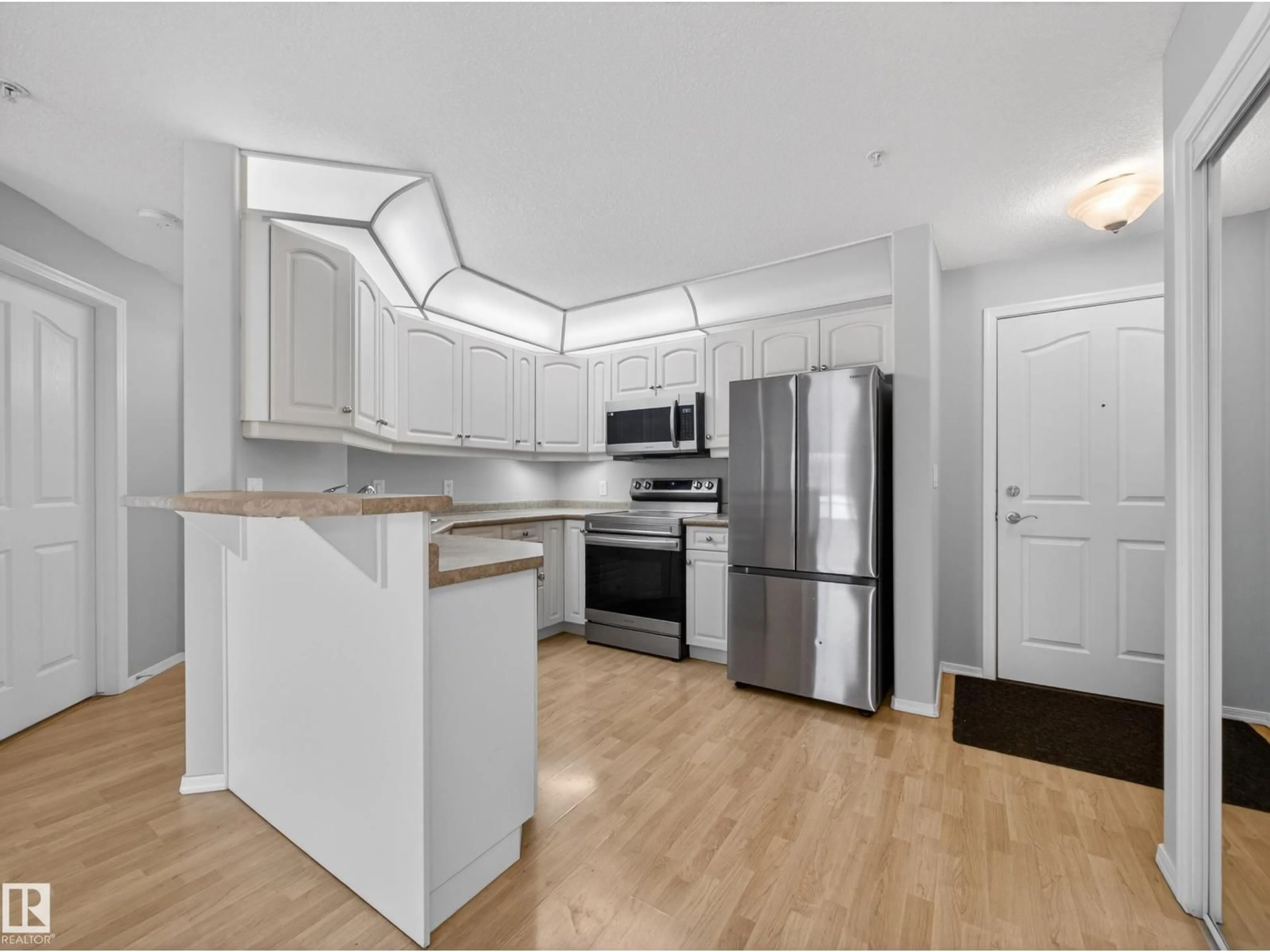 Open concept kitchen, unknown for 302 - 9008 99 AV, Edmonton Alberta T5H4M6