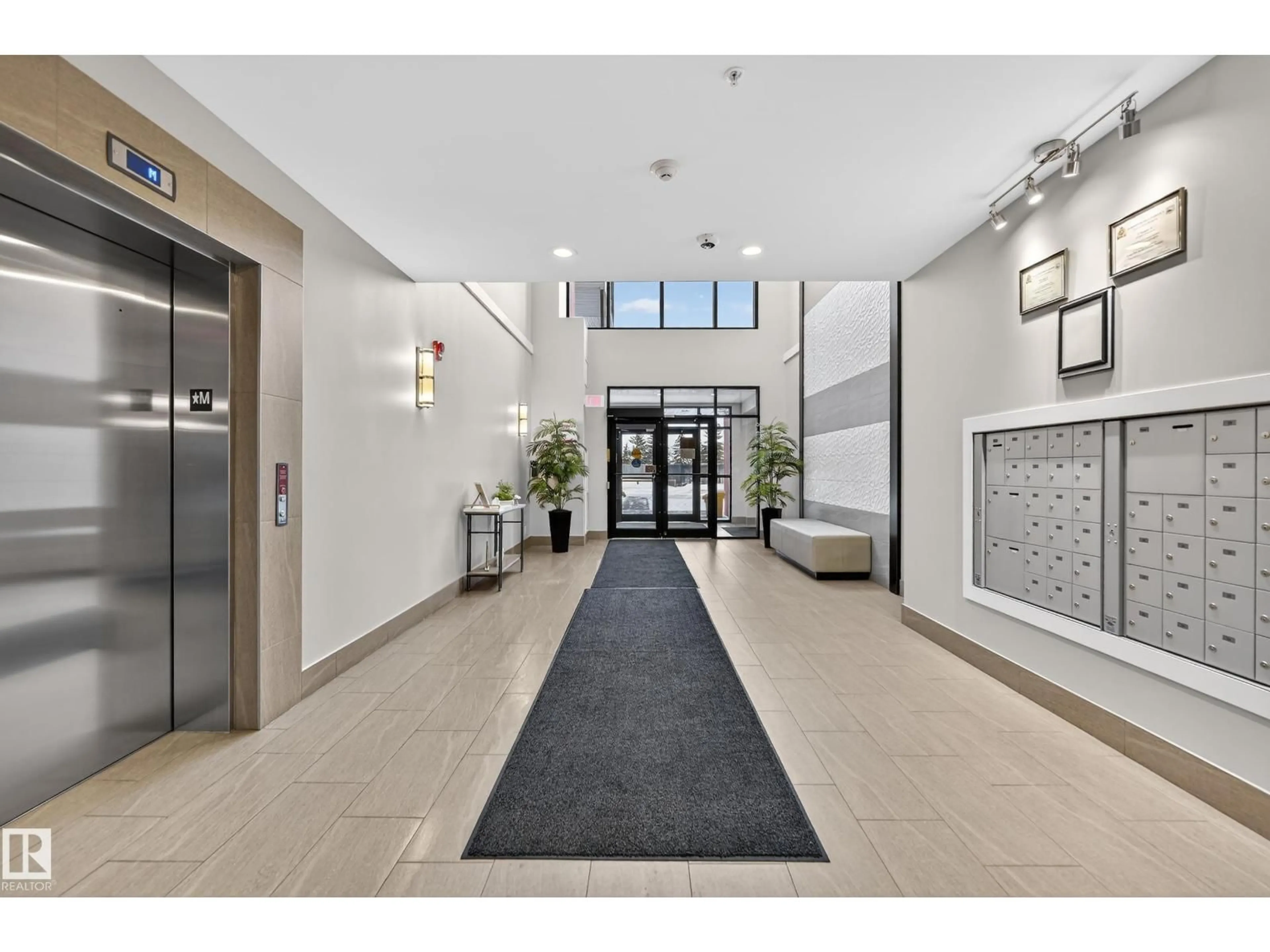 Indoor foyer for #129 - 11074 ELLERSLIE RD, Edmonton Alberta T6W2C2