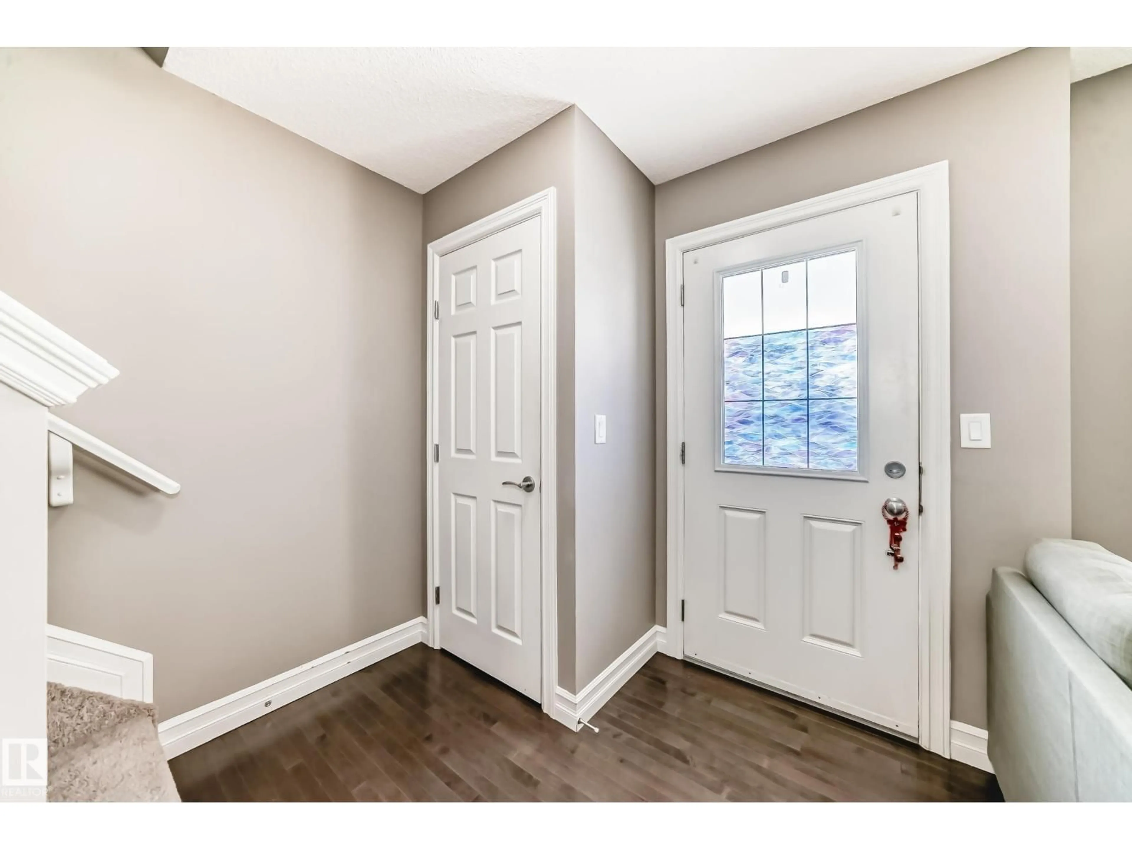 Indoor entryway for 125 3625 144 AV NW, Edmonton Alberta T5Y0T3
