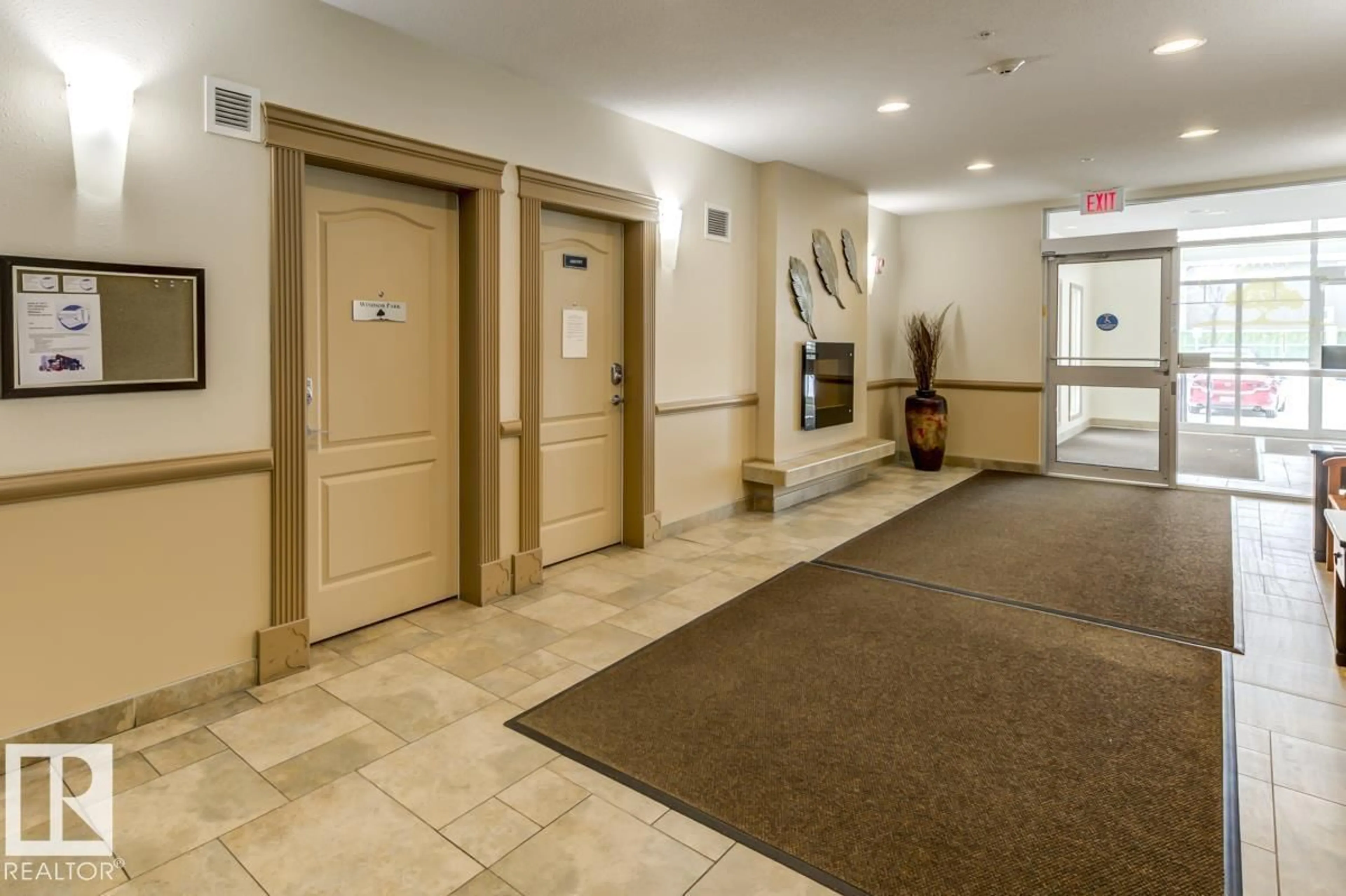 Indoor foyer for 111 - 273 CHARLOTTE WY, Sherwood Park Alberta T8H0N9