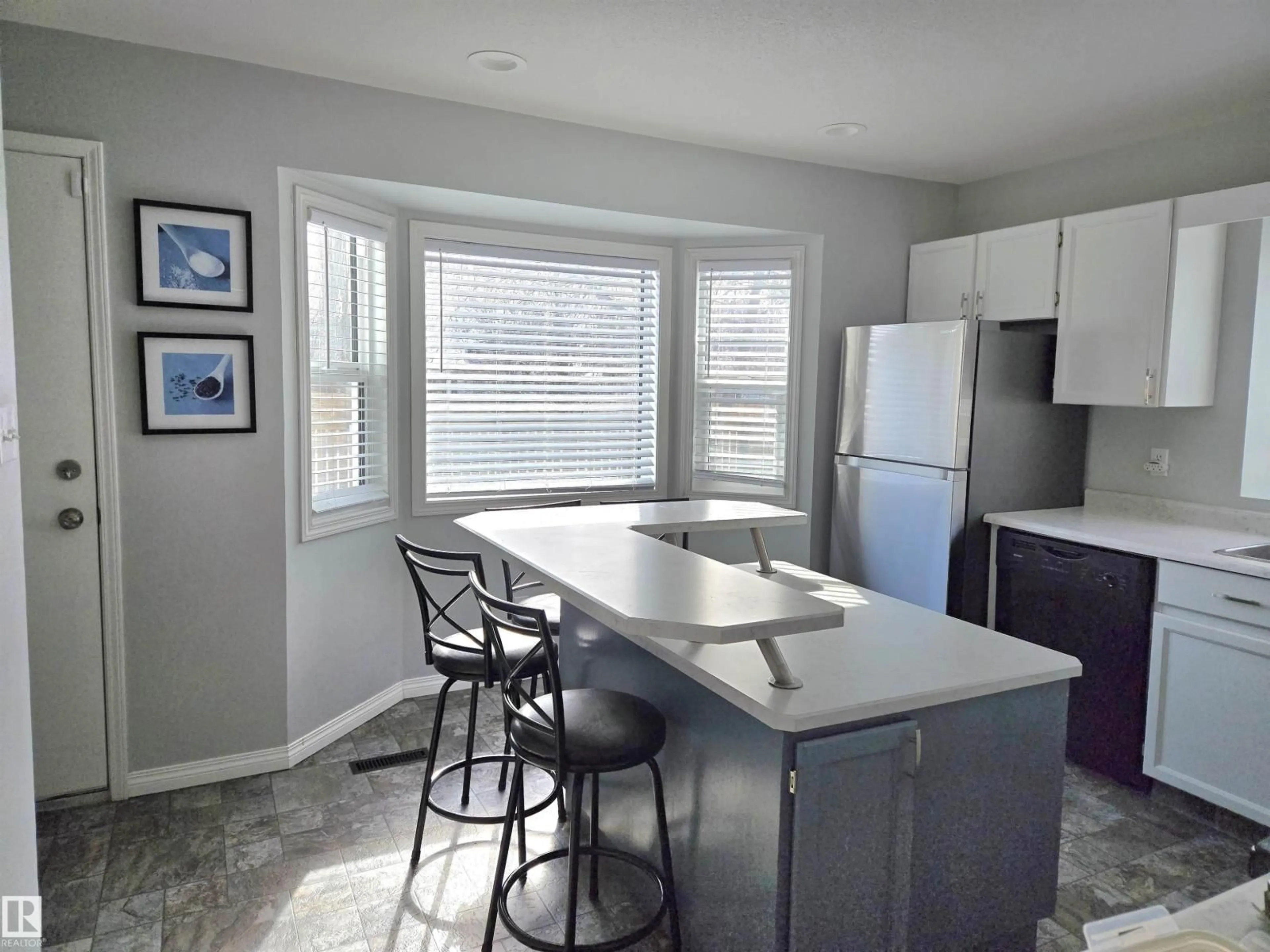 Open concept kitchen, unknown for 6 DUNEWOOD PL, St. Albert Alberta T8N4N6