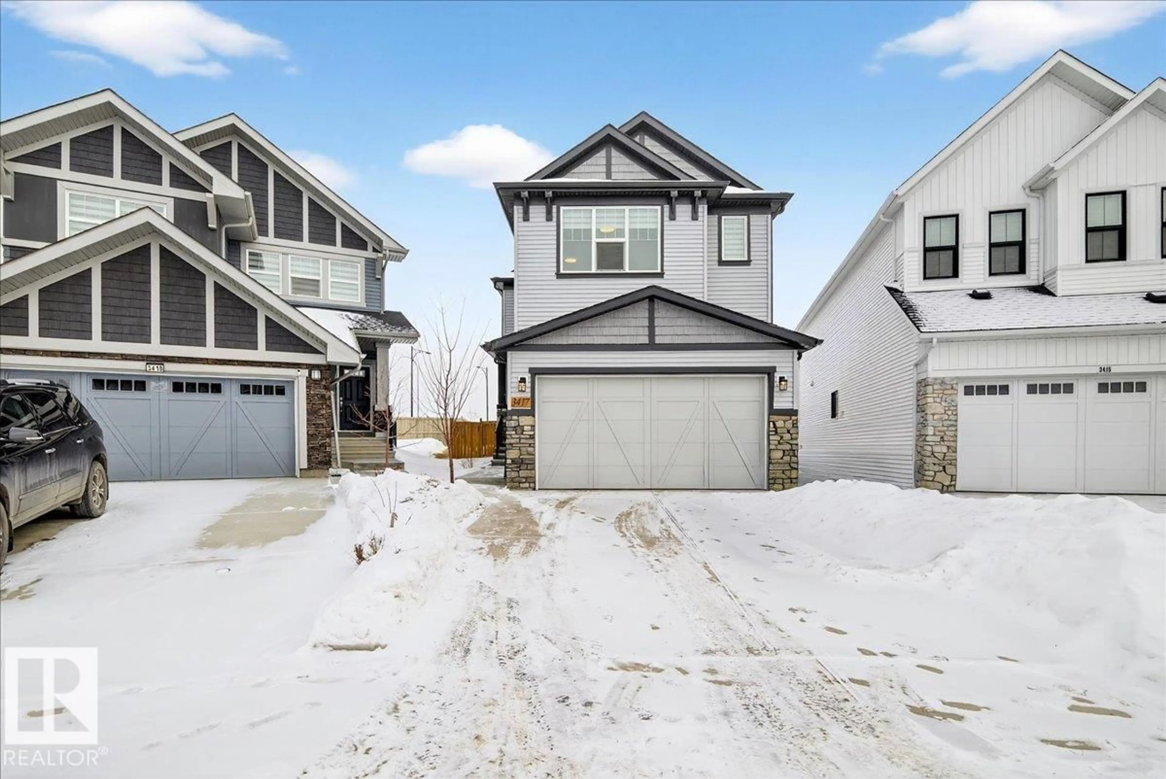 A pic from outside/outdoor area/front of a property/back of a property/a pic from drone, street for 3417 CRAIG LANDING LD, Edmonton Alberta T6W5B3