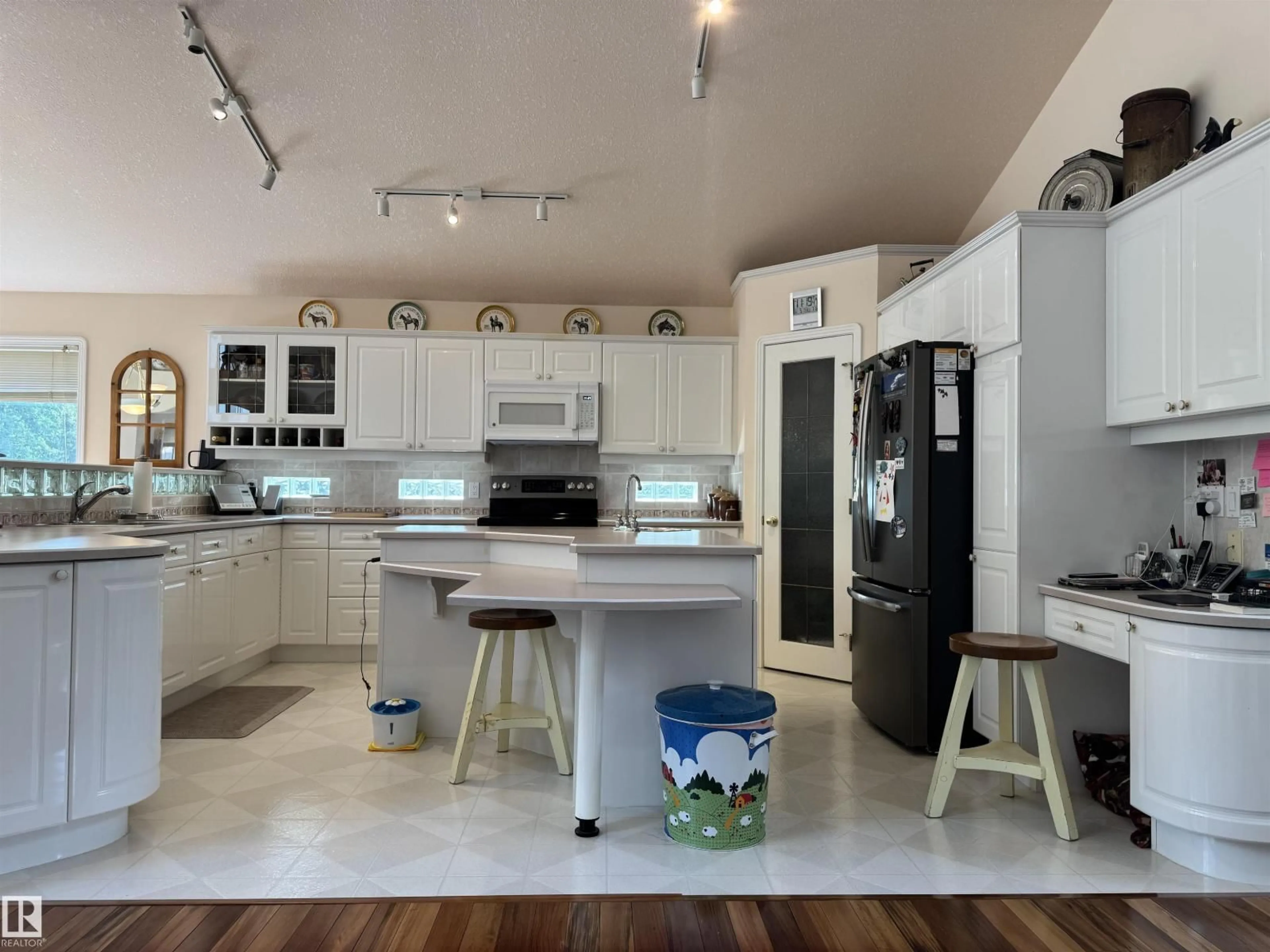 Open concept kitchen, ceramic/tile floor for 21366 TWP ROAD 530, Rural Strathcona County Alberta T8G2G1