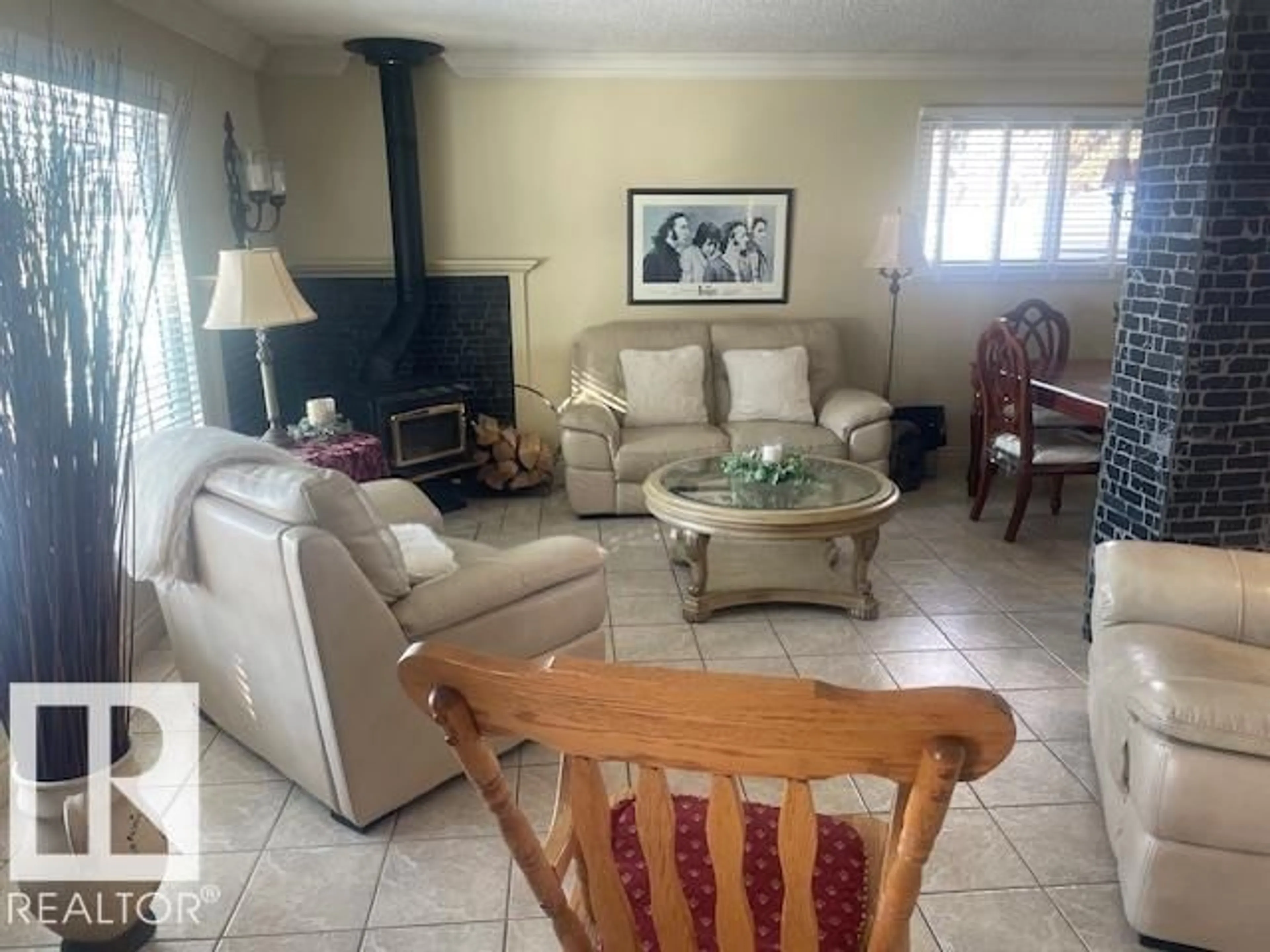 Living room with furniture, ceramic/tile floor for 7 GALLOWAY RD, Sherwood Park Alberta T8A3K8