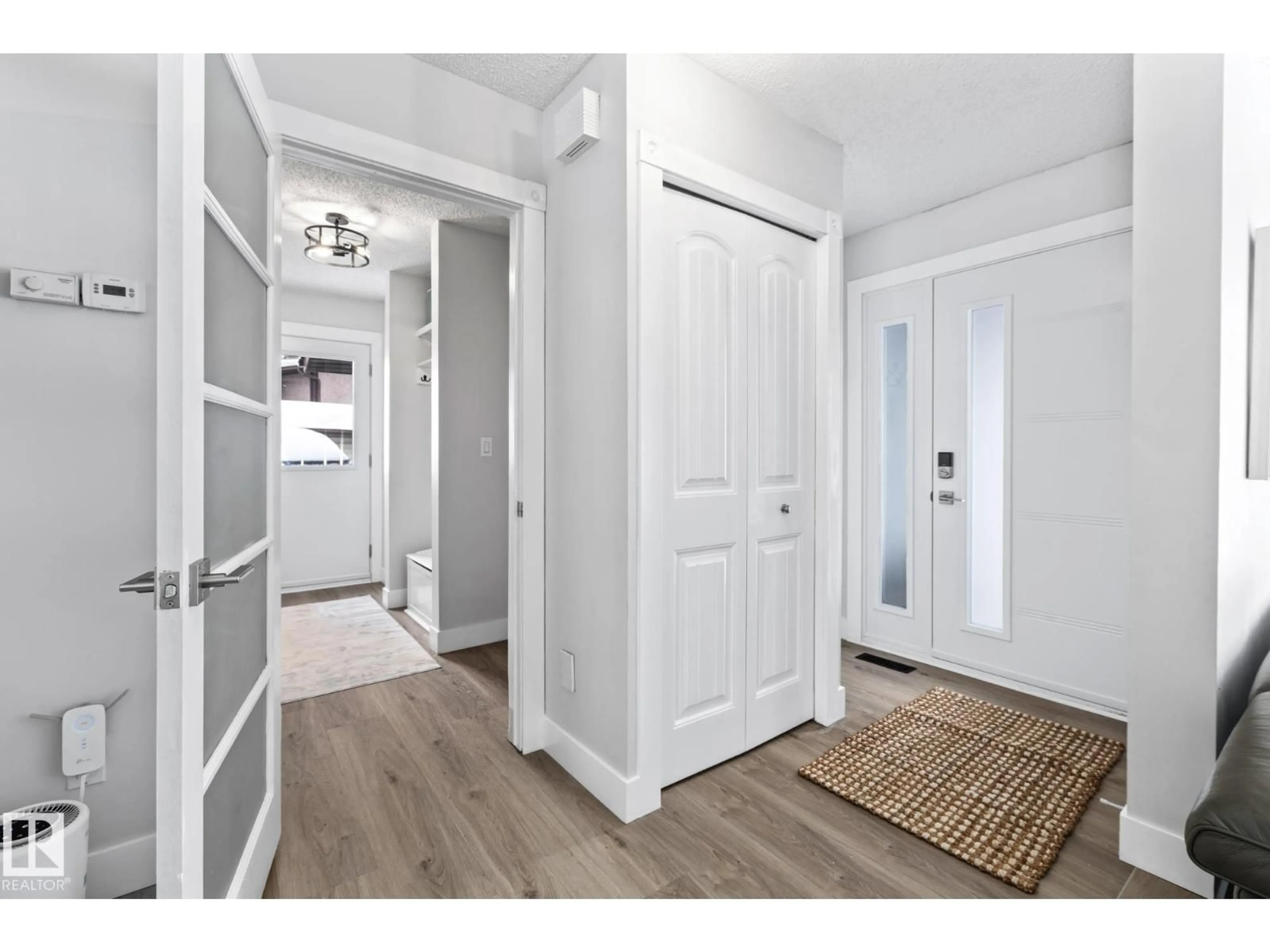 Indoor entryway for 41 PATTERSON CR, St. Albert Alberta T8N4T9