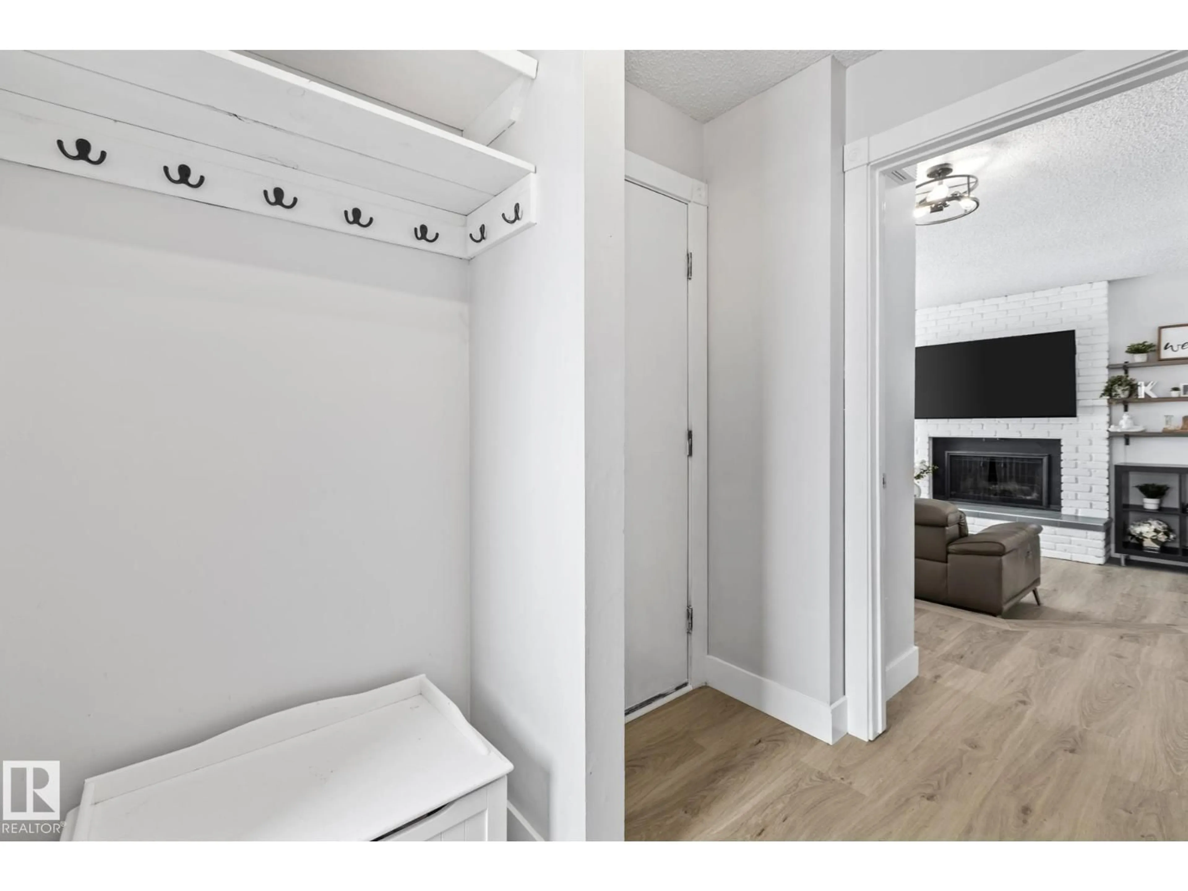 Indoor entryway for 41 PATTERSON CR, St. Albert Alberta T8N4T9