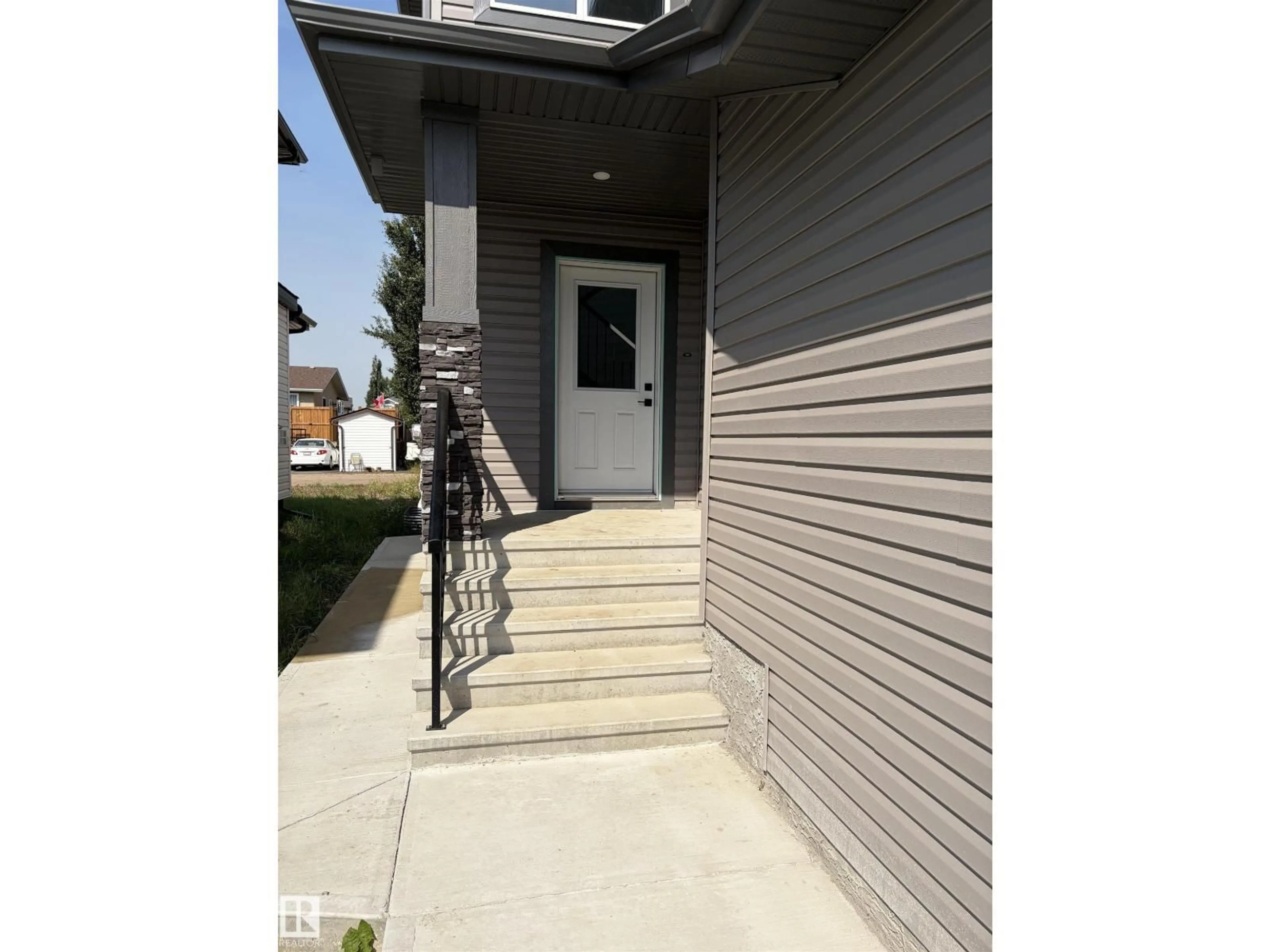 Unknown for 68 MAPLE CR, Gibbons Alberta T0A1N0