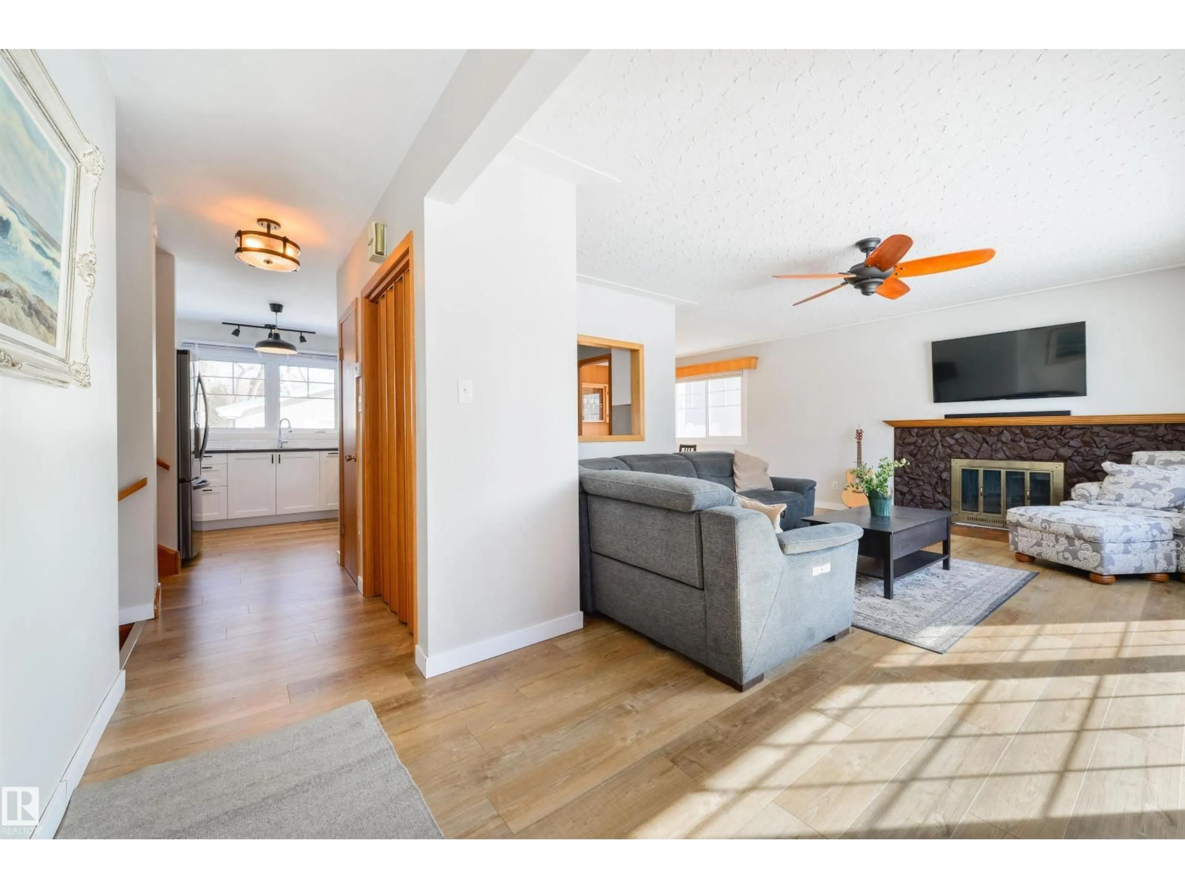 Unknown for NW - 15714 89A AV, Edmonton Alberta T5R4T2