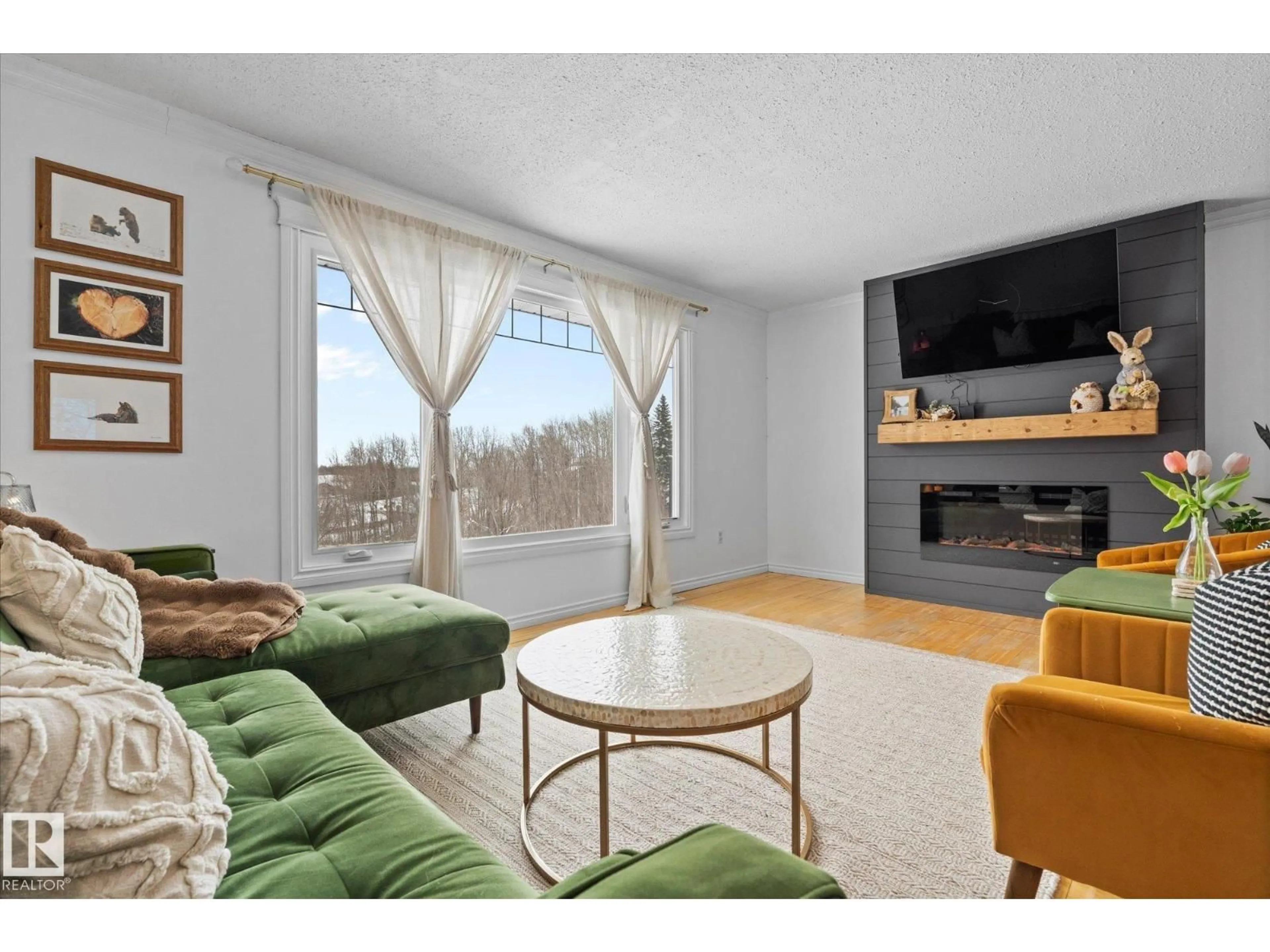 Living room with furniture, unknown for 52432 RGE ROAD 20, Rural Parkland County Alberta T7Y2G7