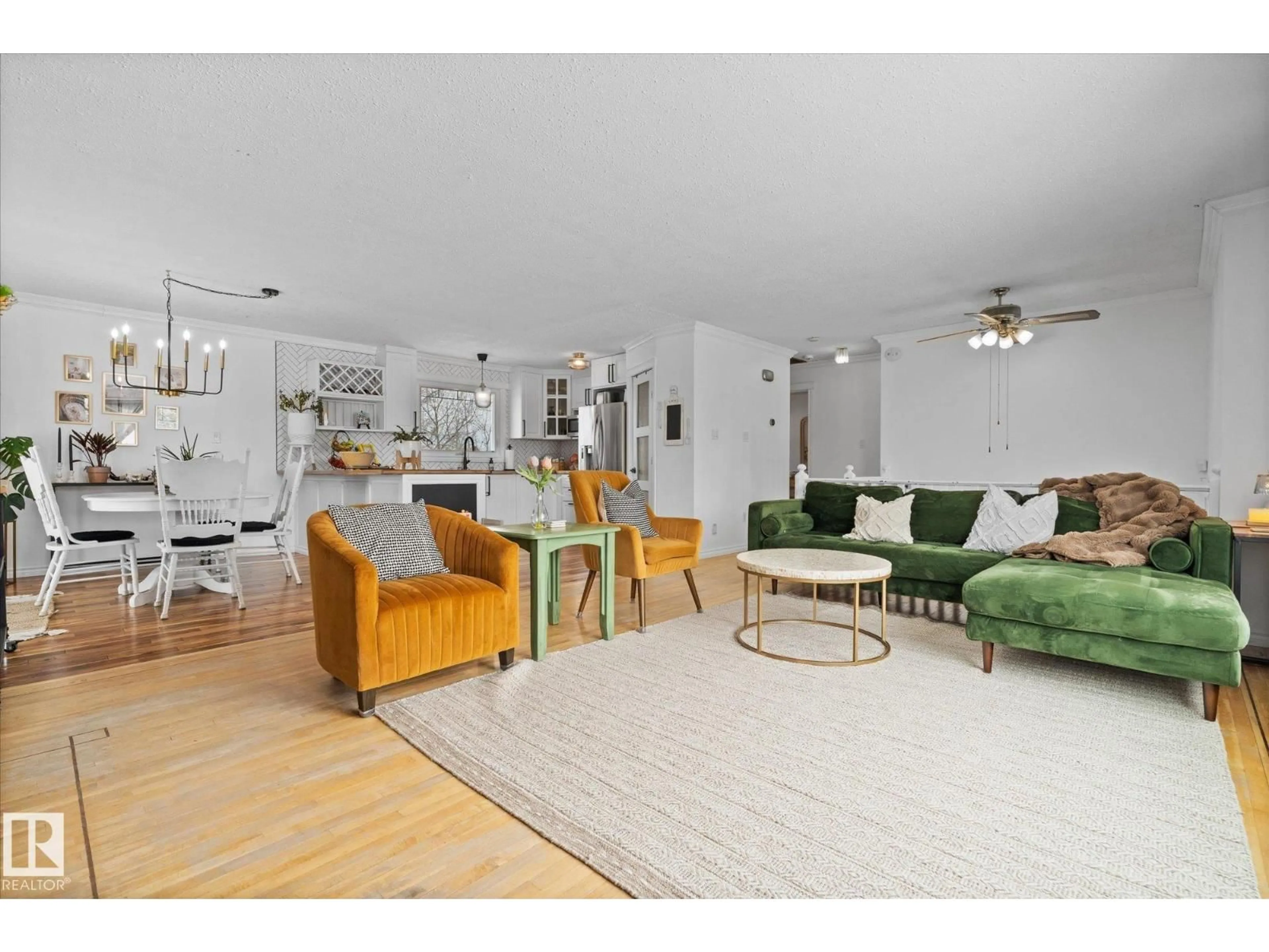 Living room with furniture, unknown for 52432 RGE ROAD 20, Rural Parkland County Alberta T7Y2G7