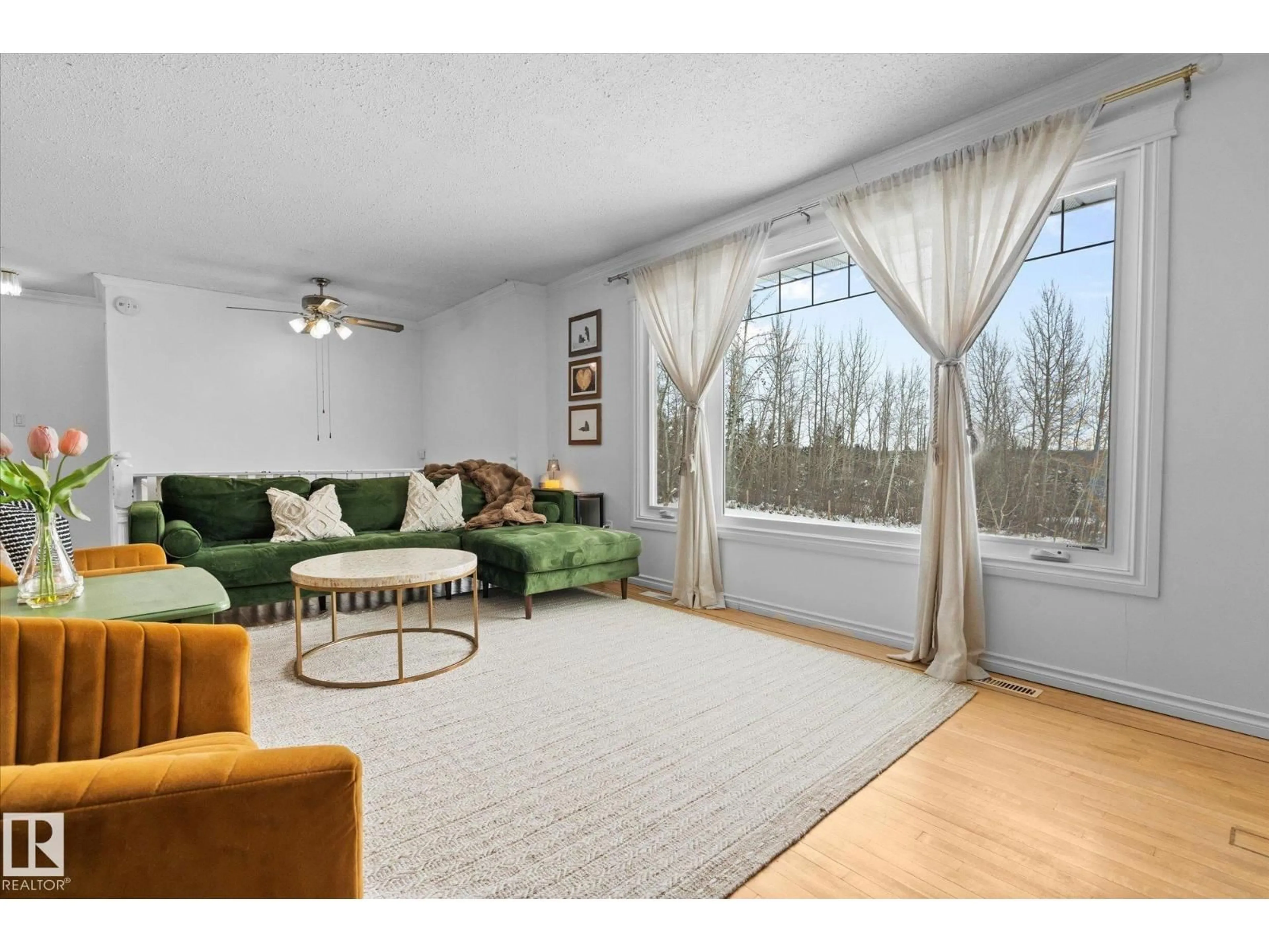 Living room with furniture, unknown for 52432 RGE ROAD 20, Rural Parkland County Alberta T7Y2G7