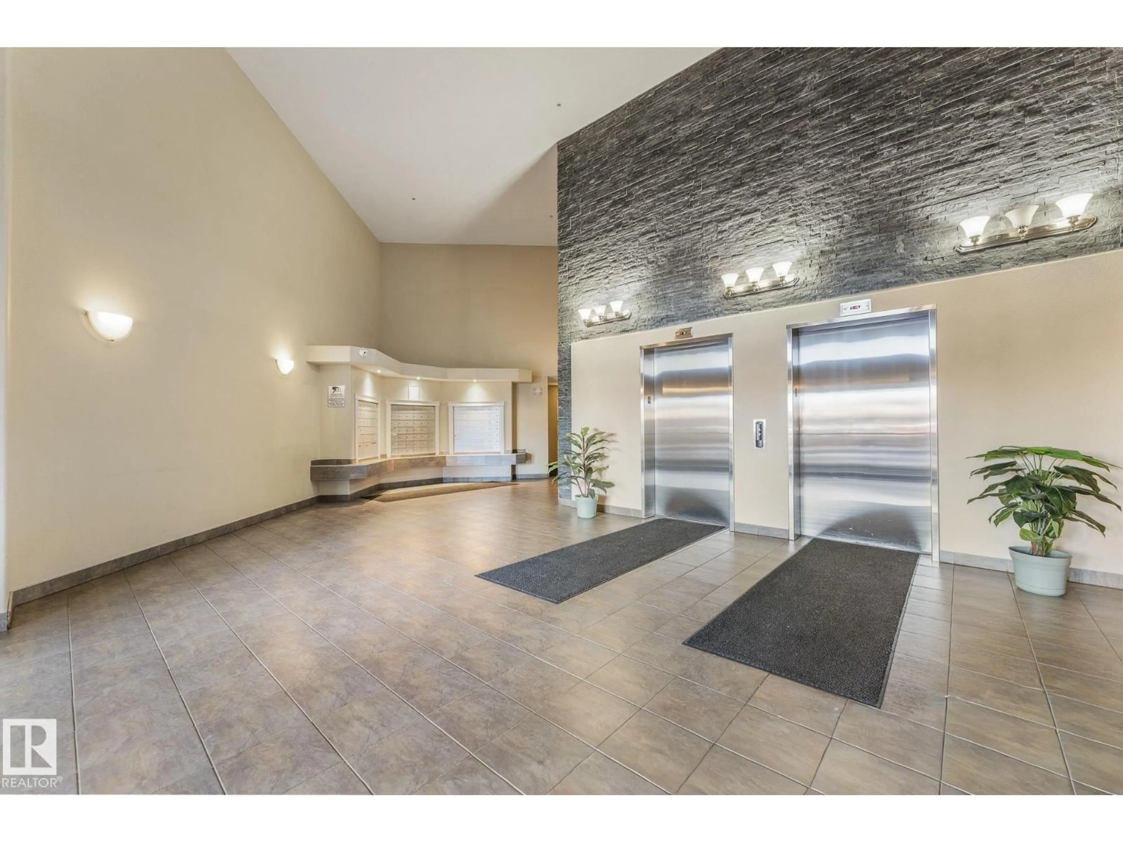 Indoor foyer for 201 - 5340 199 ST, Edmonton Alberta T6M0A5
