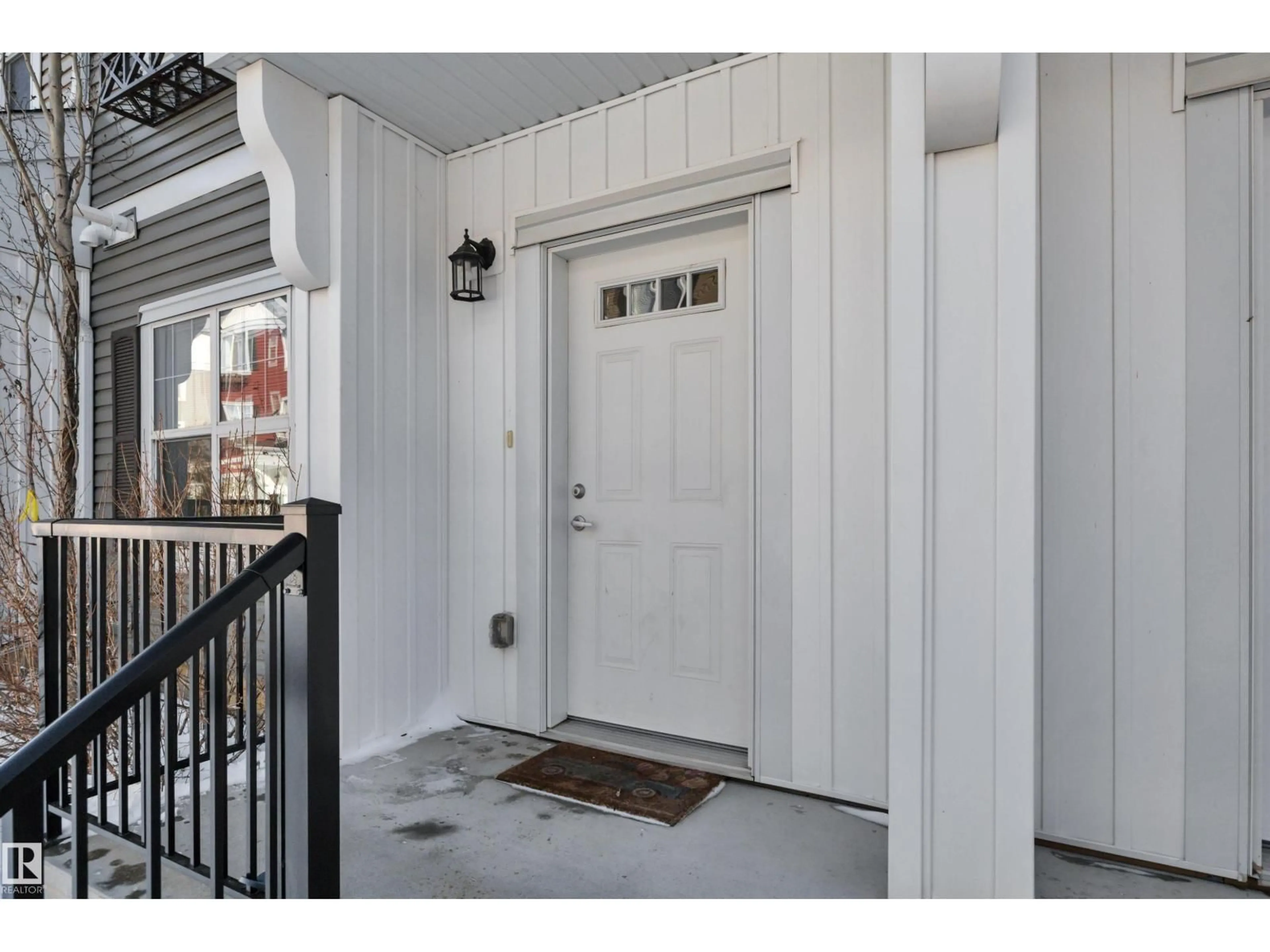 Indoor entryway for 903 - 88 CRYSTALLINA WY, Edmonton Alberta T5Z0N6