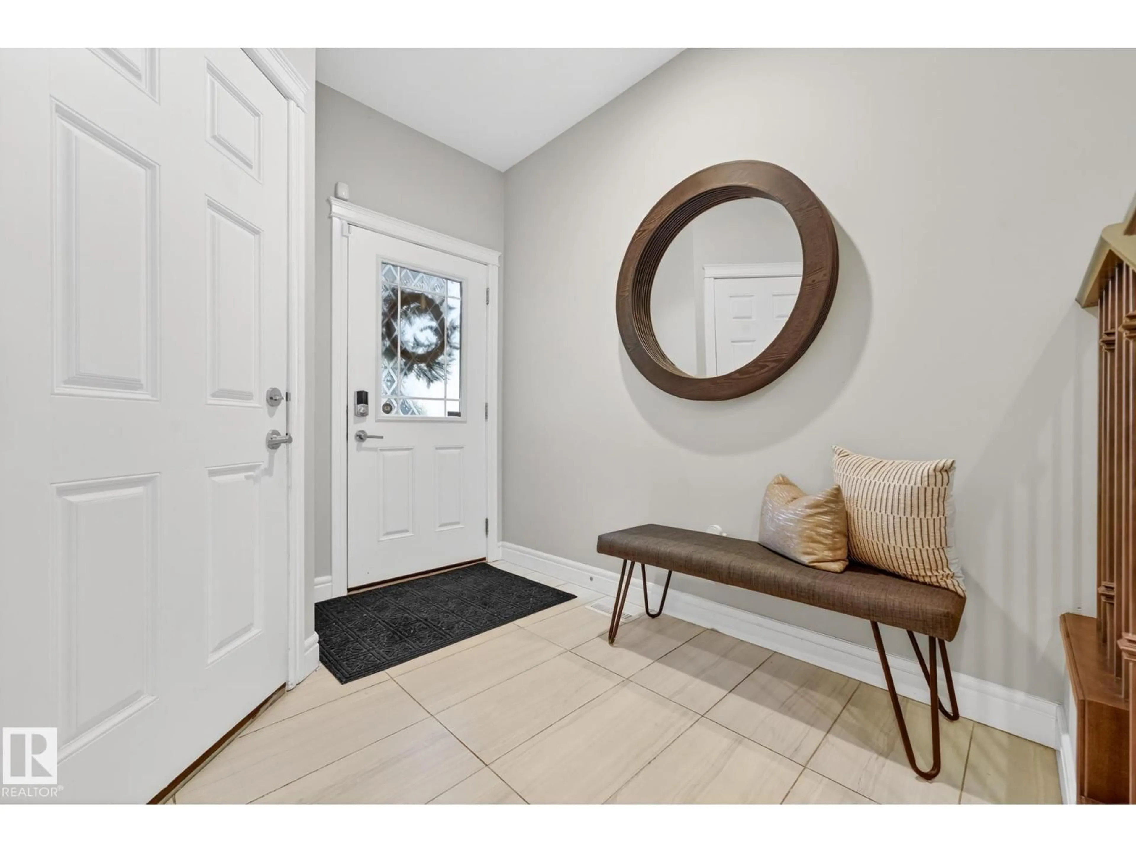 Indoor entryway for 1212 CY BECKER RD, Edmonton Alberta T5Y3V8