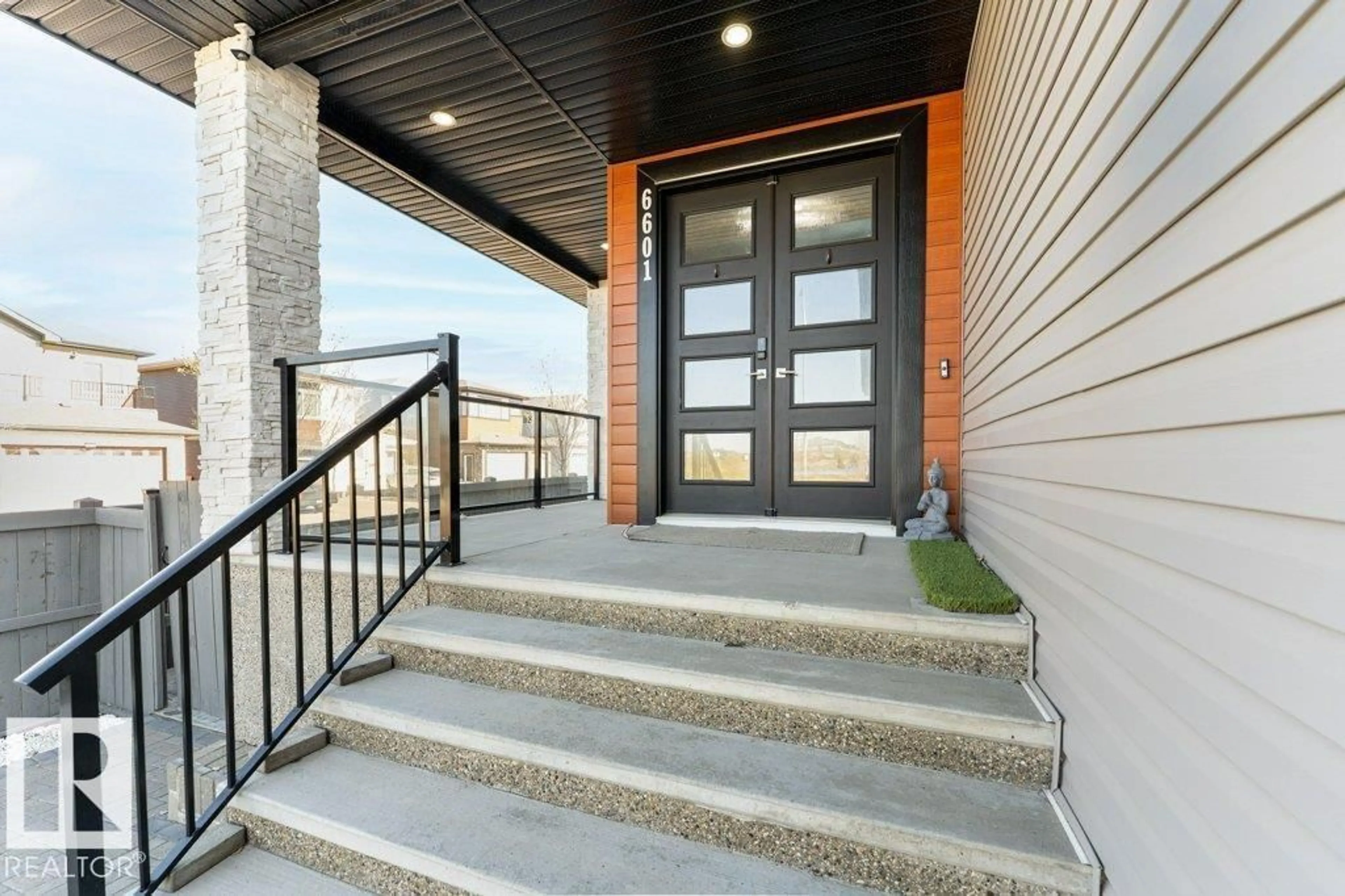 Indoor entryway for 6601 55 AV, Beaumont Alberta T4X2X6