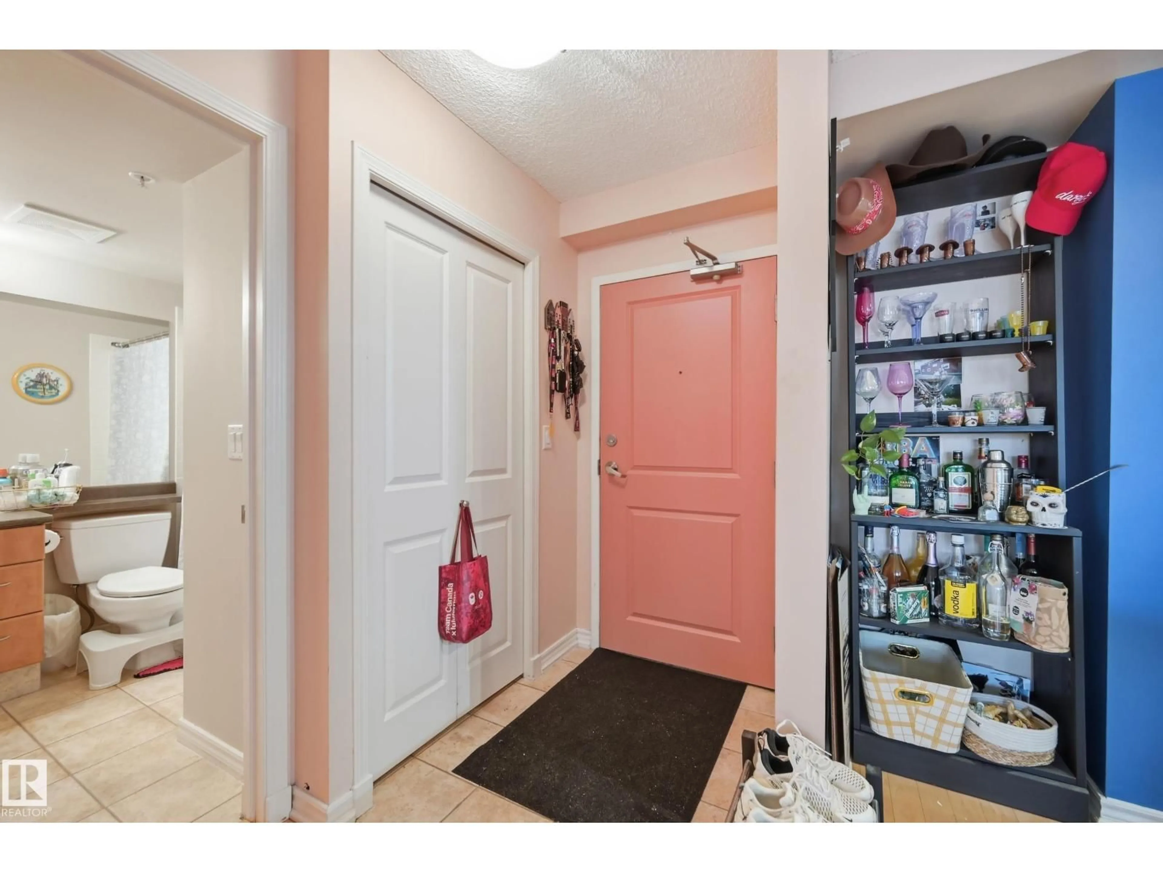 Indoor entryway for #402 - 10303 105 ST NW, Edmonton Alberta T5Y5G3