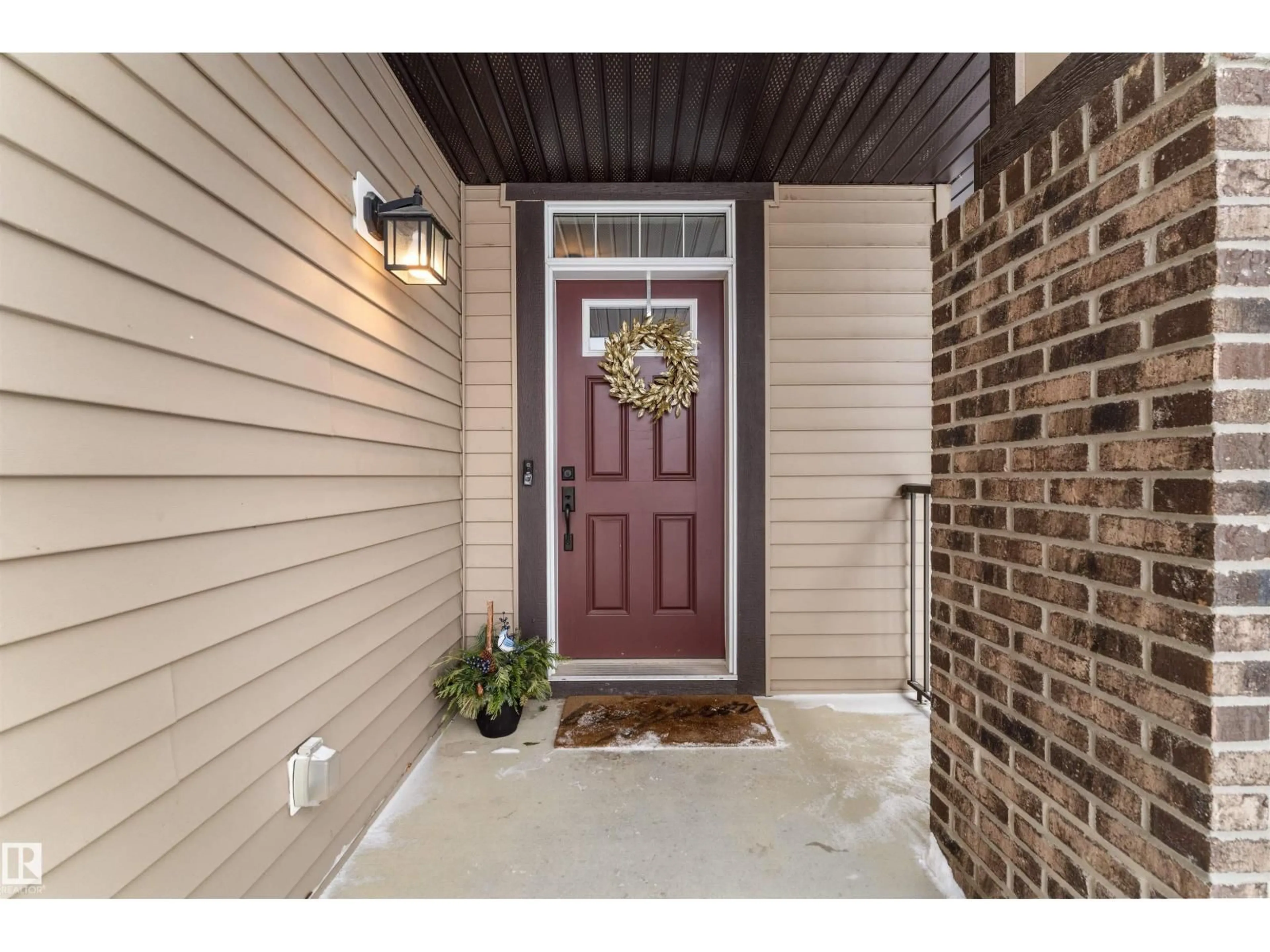 Indoor entryway for 13139 208 ST, Edmonton Alberta T5S0L5