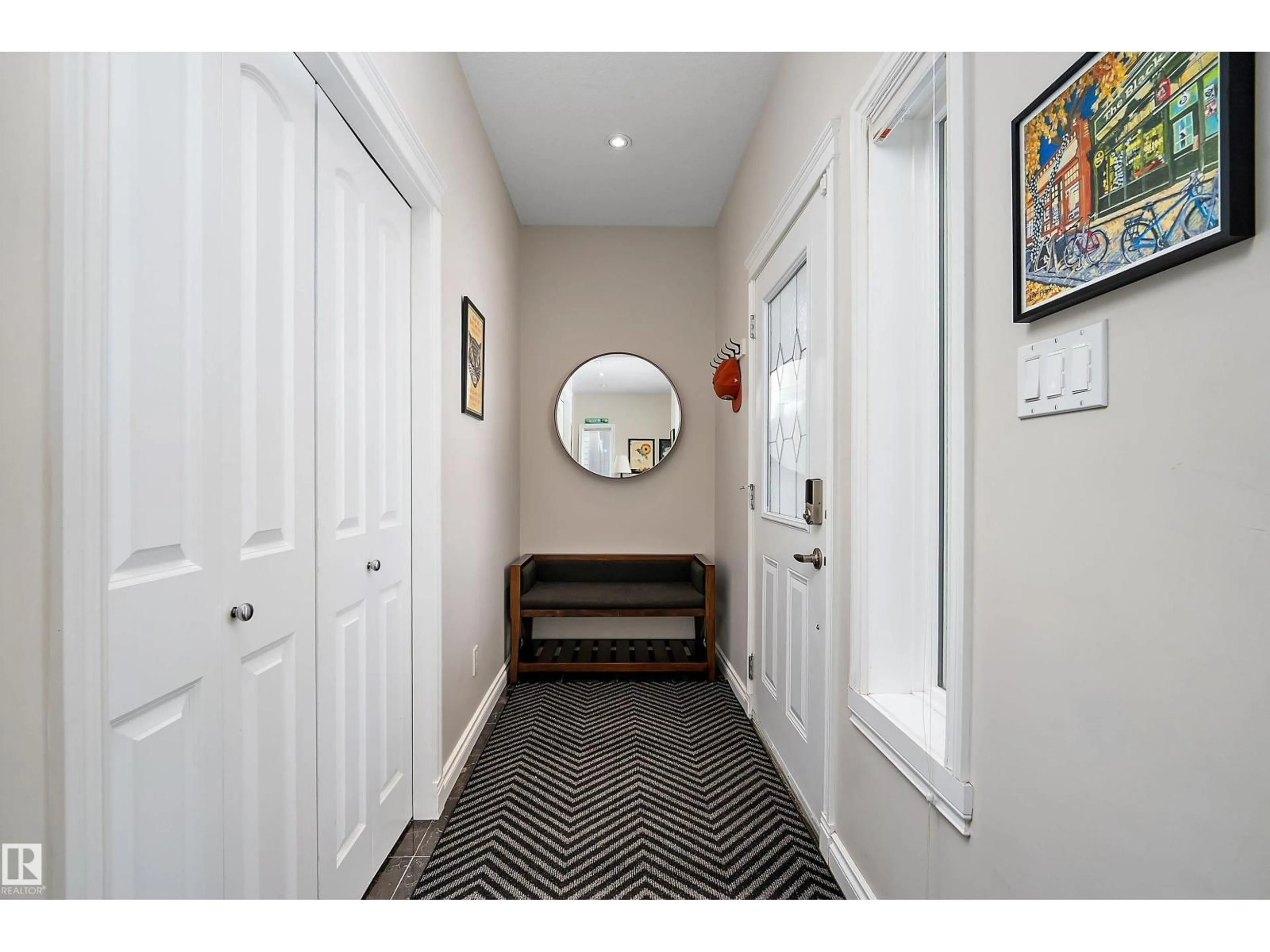 Indoor entryway for 10623 75 AV, Edmonton Alberta T6E1J6