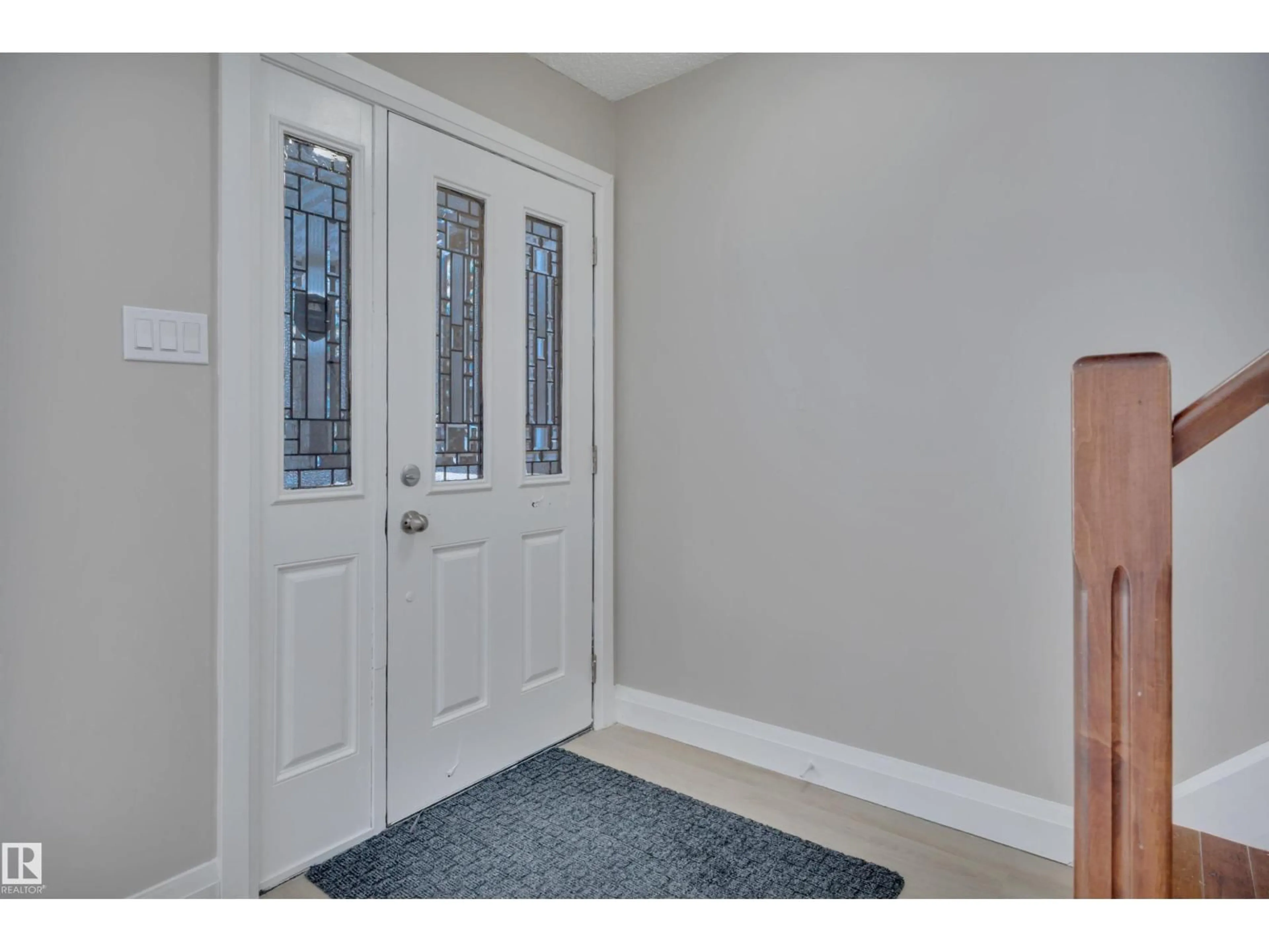 Indoor entryway for 8544 81 AV, Edmonton Alberta T6C0W4